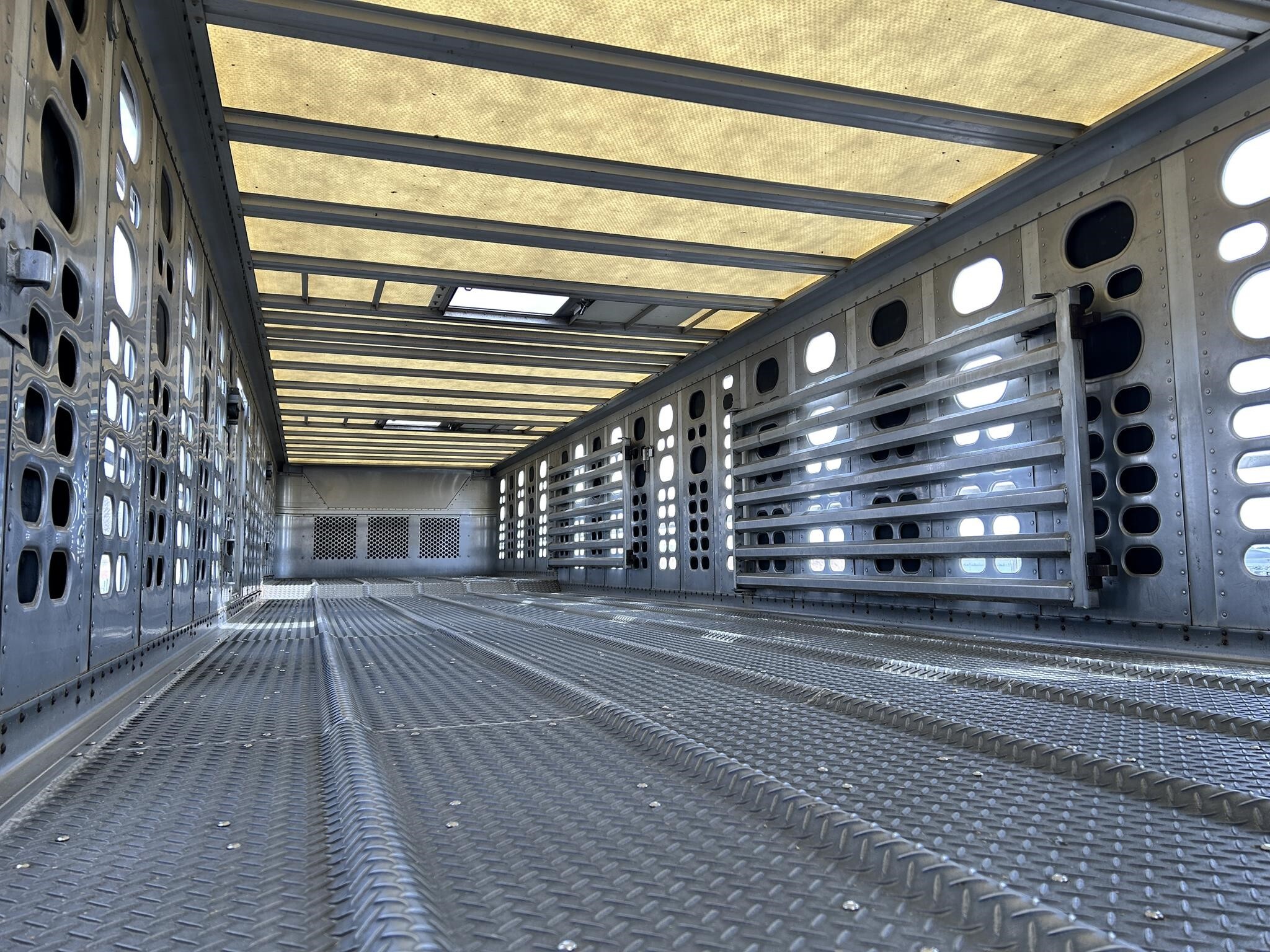 2019 Wilson PSADL-400P Livestock Trailer