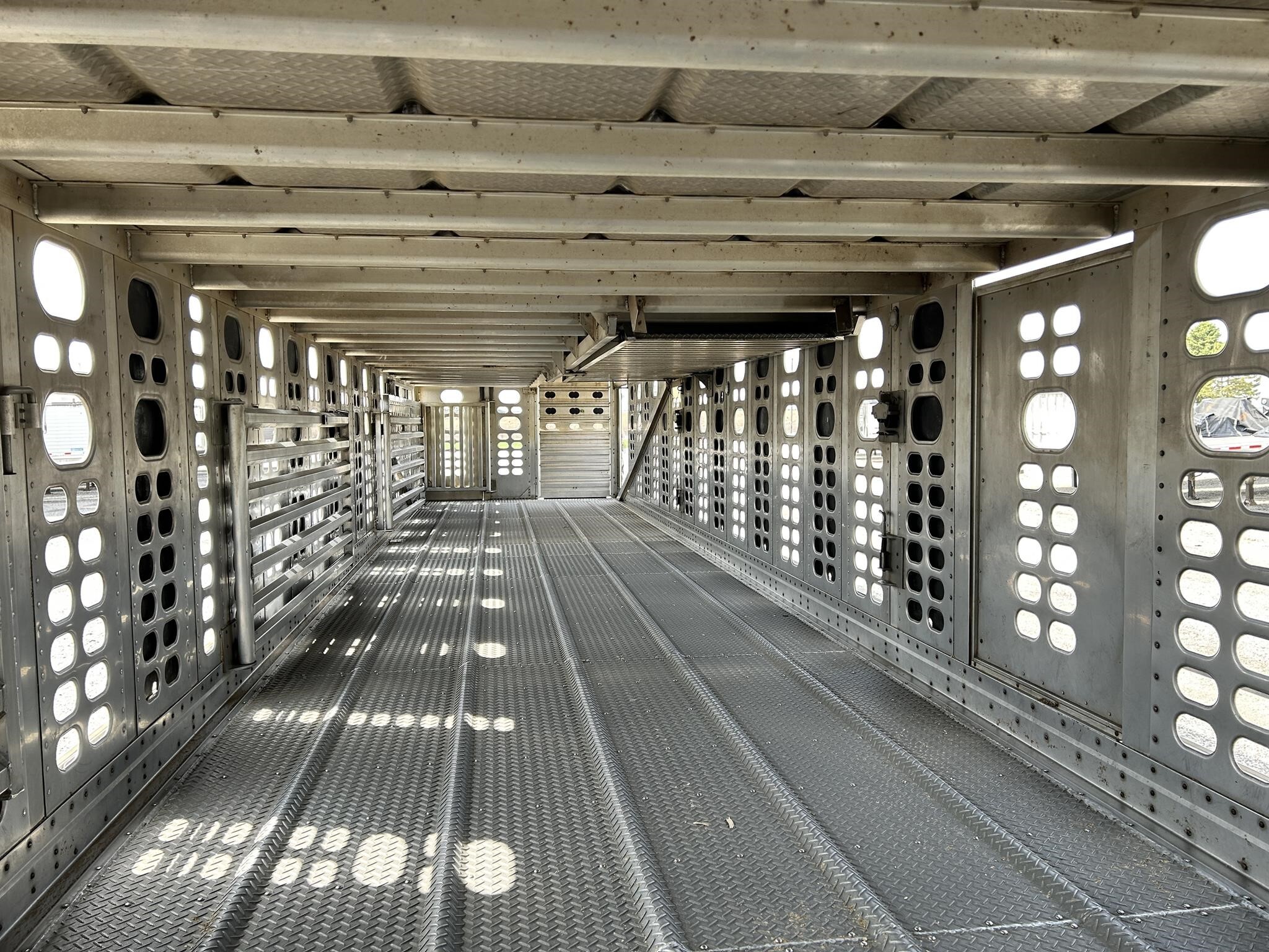 2019 Wilson PSADL-400P Livestock Trailer