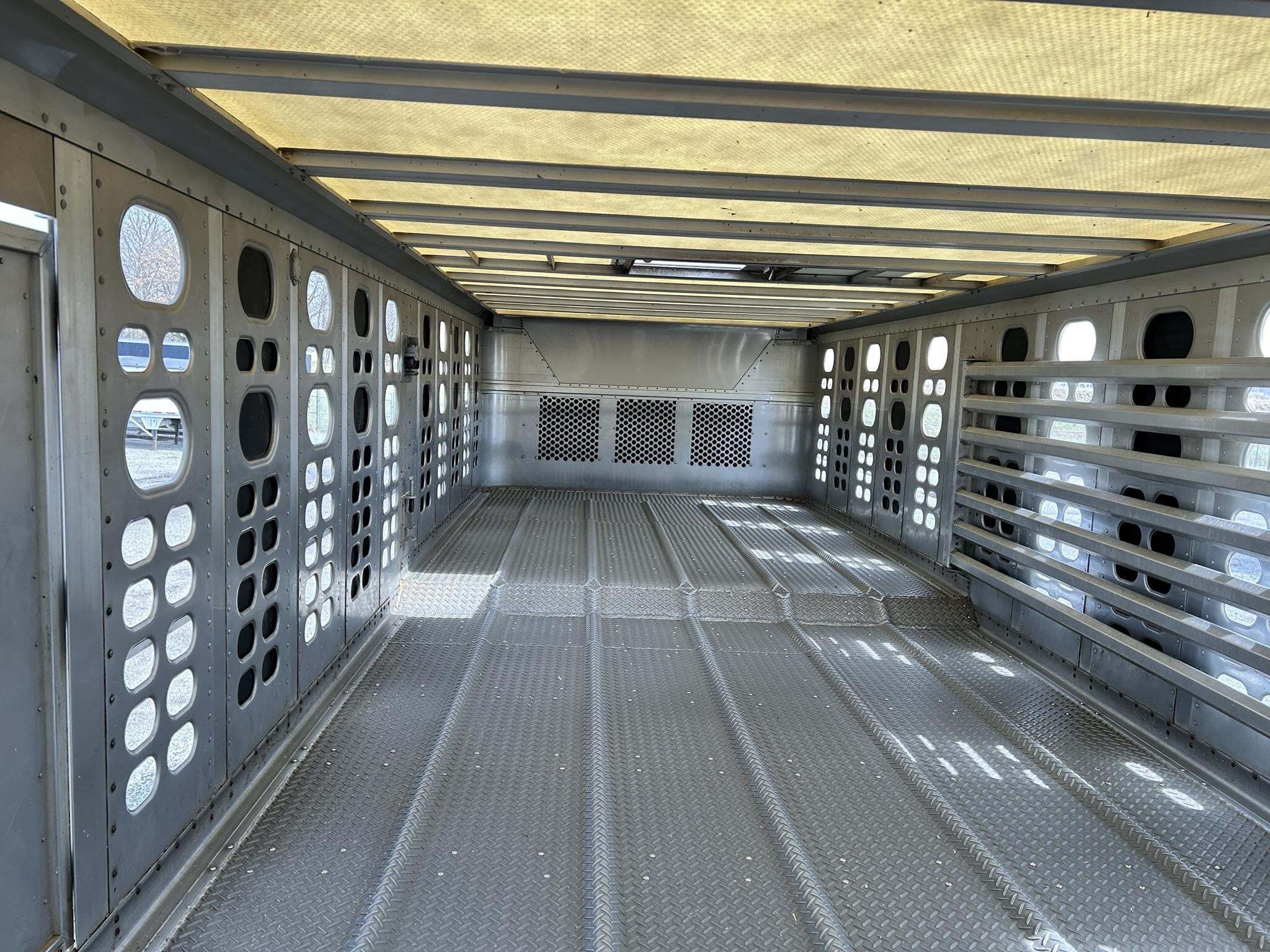 2019 Wilson PSADL-400P Livestock Trailer