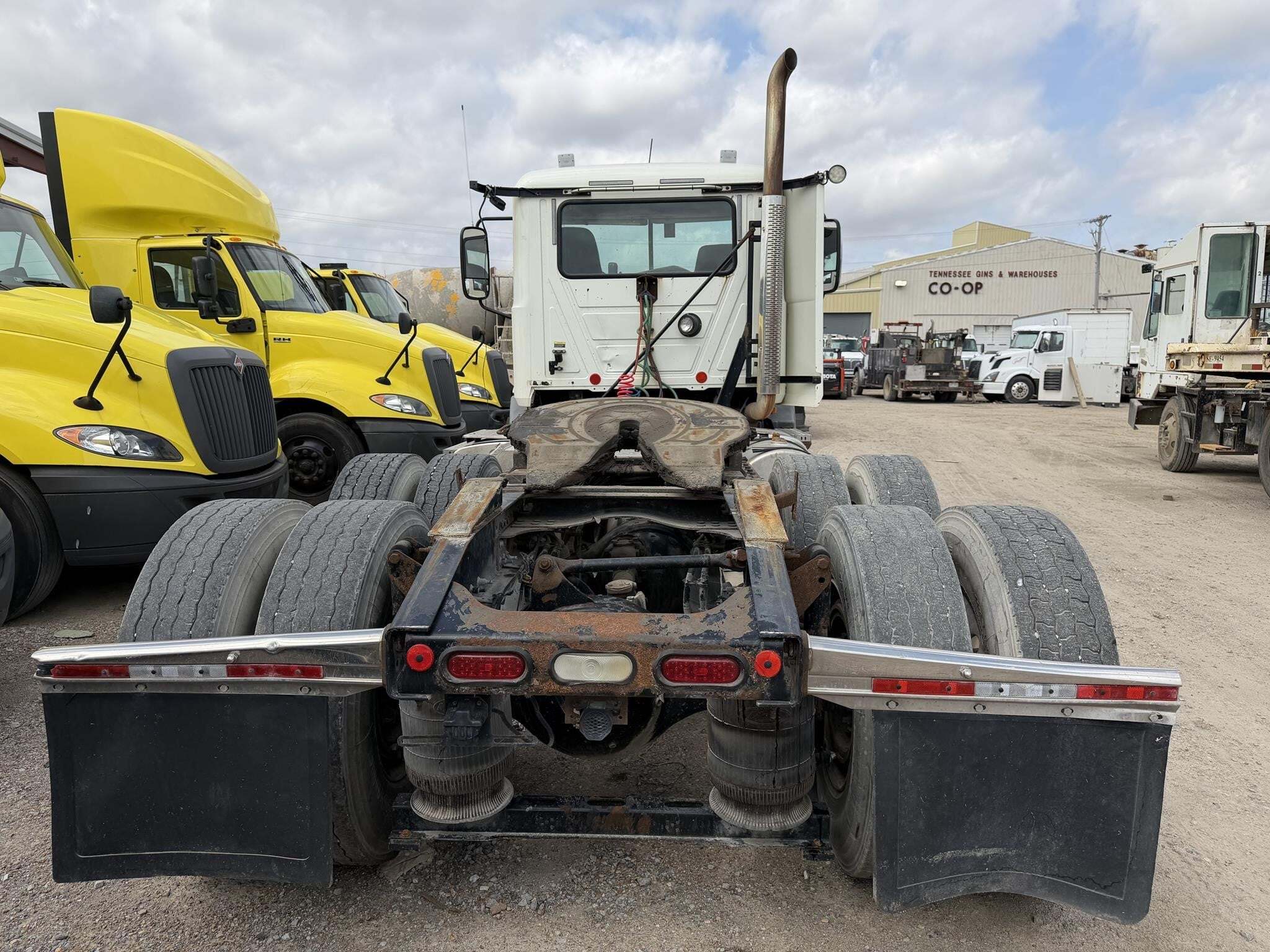 2014 Mack PINNACLE CXU613 Semi Trucks/Trailer