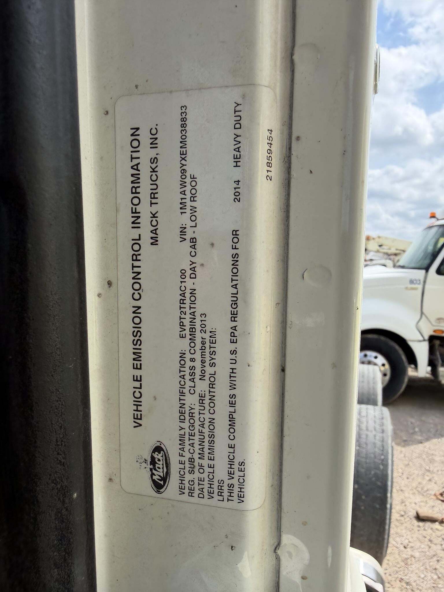2014 Mack PINNACLE CXU613 Semi Trucks/Trailer