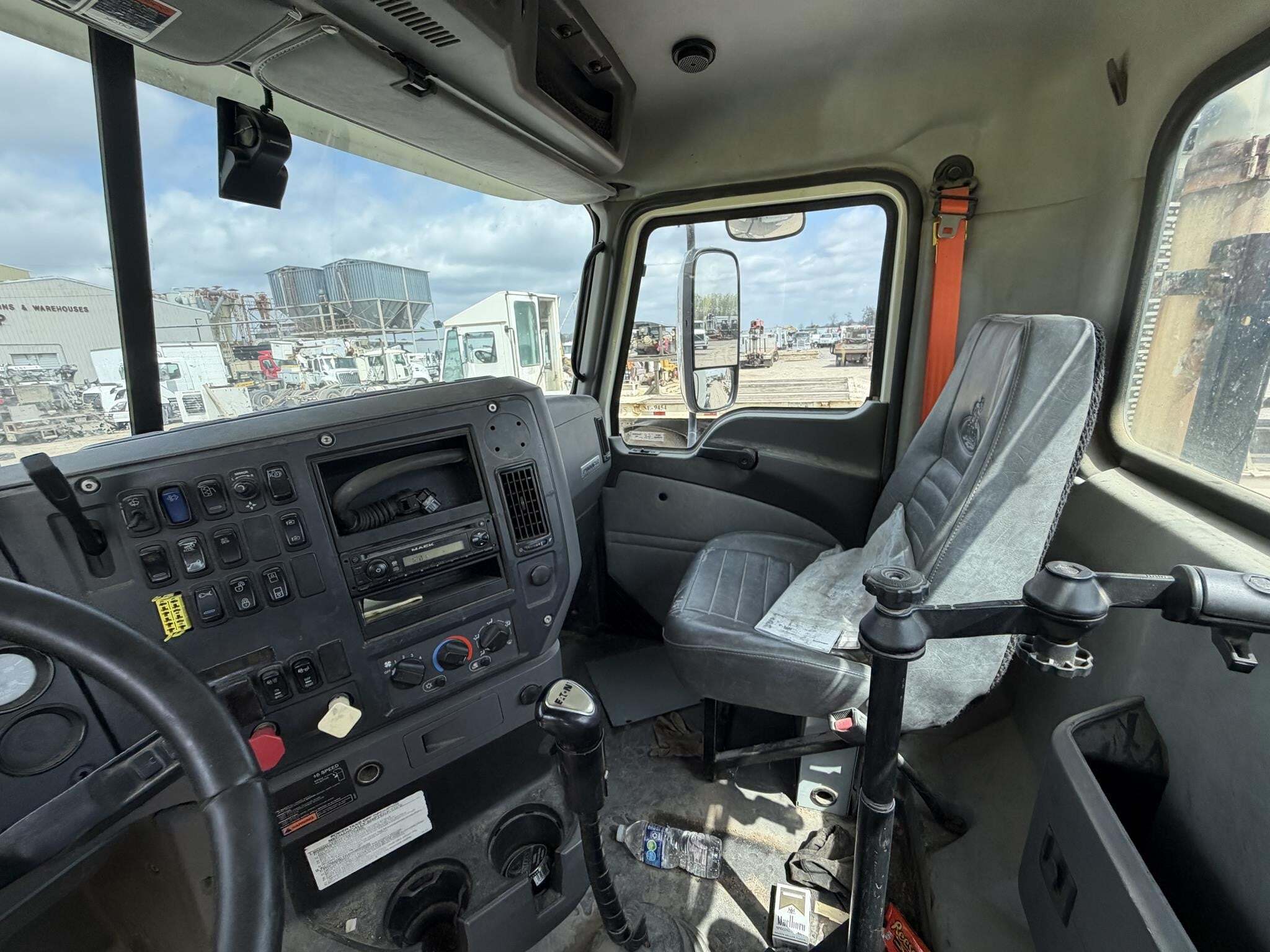 2014 Mack PINNACLE CXU613 Semi Trucks/Trailer