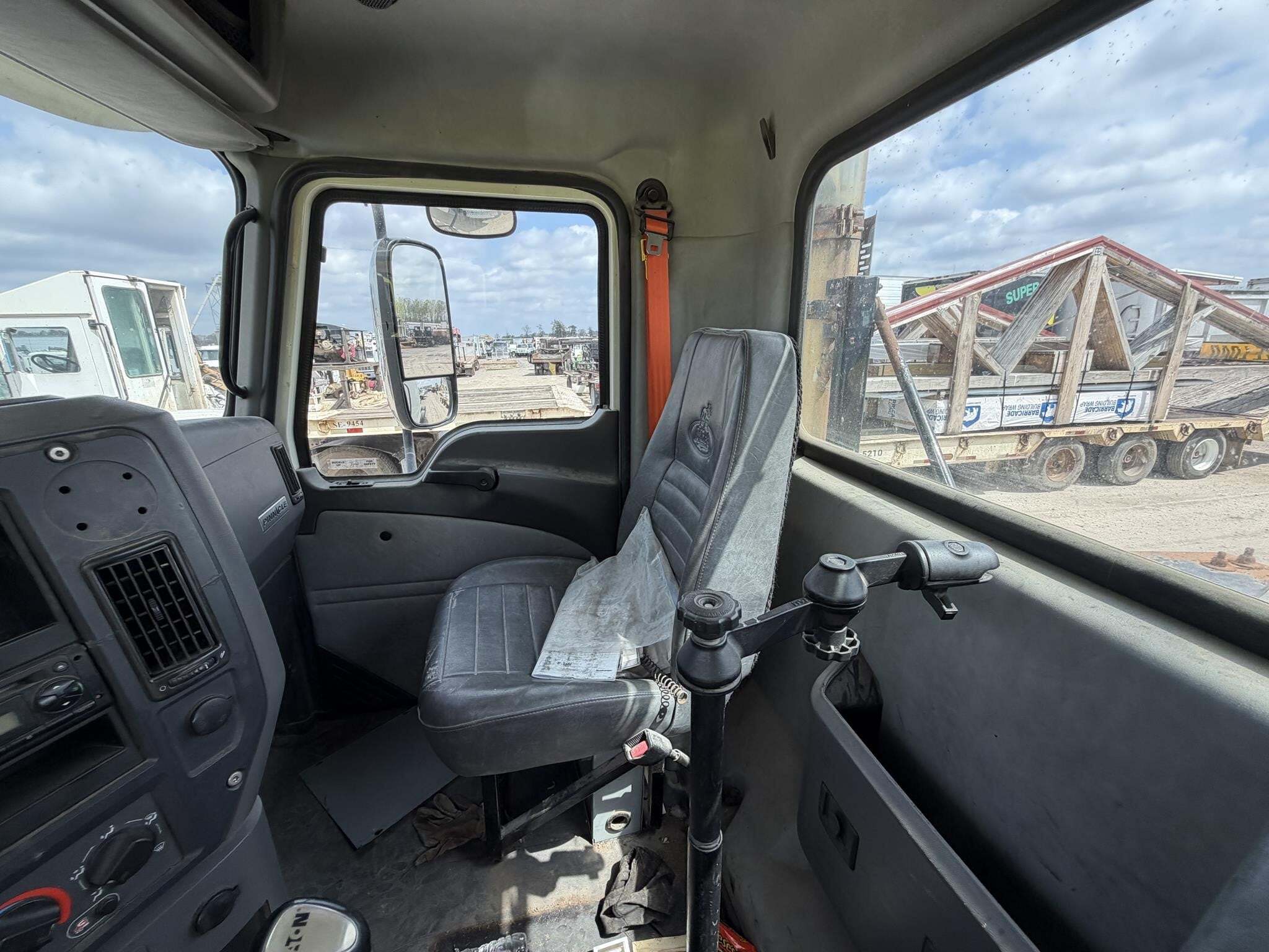 2014 Mack PINNACLE CXU613 Semi Trucks/Trailer