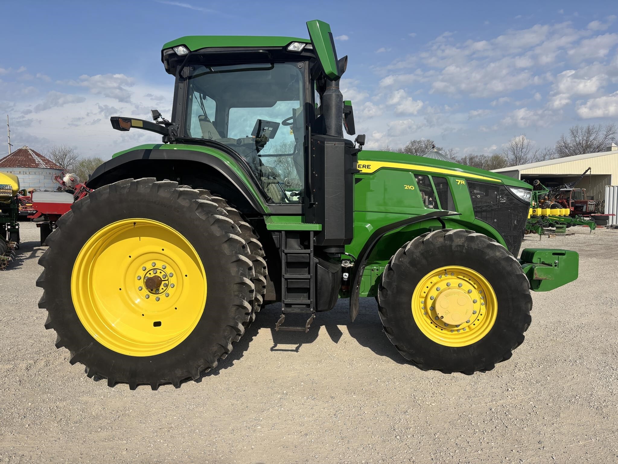 2024 John Deere 7R 210 Tractor
