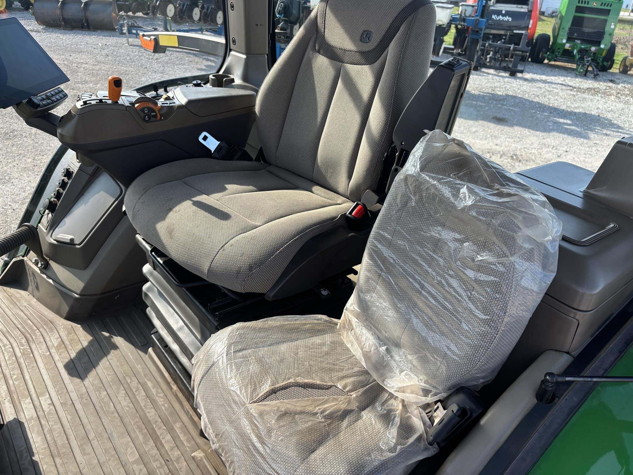 2024 John Deere 7R 210 Tractor