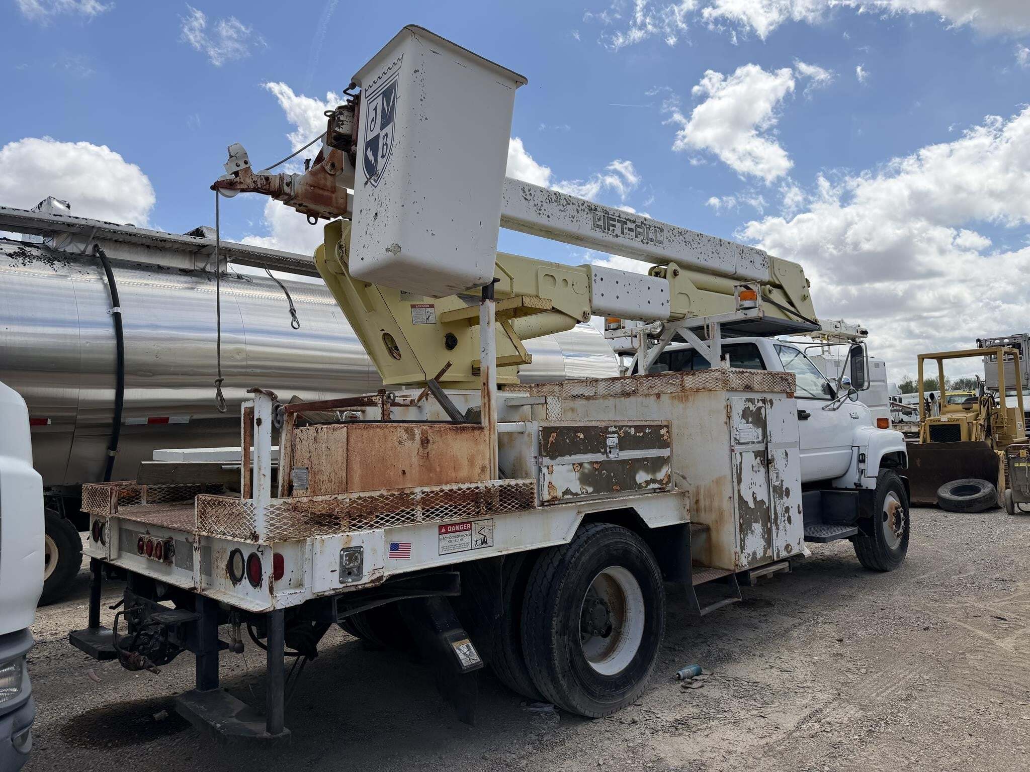 1994 LIFT-ALL LOM46-1S Crane
