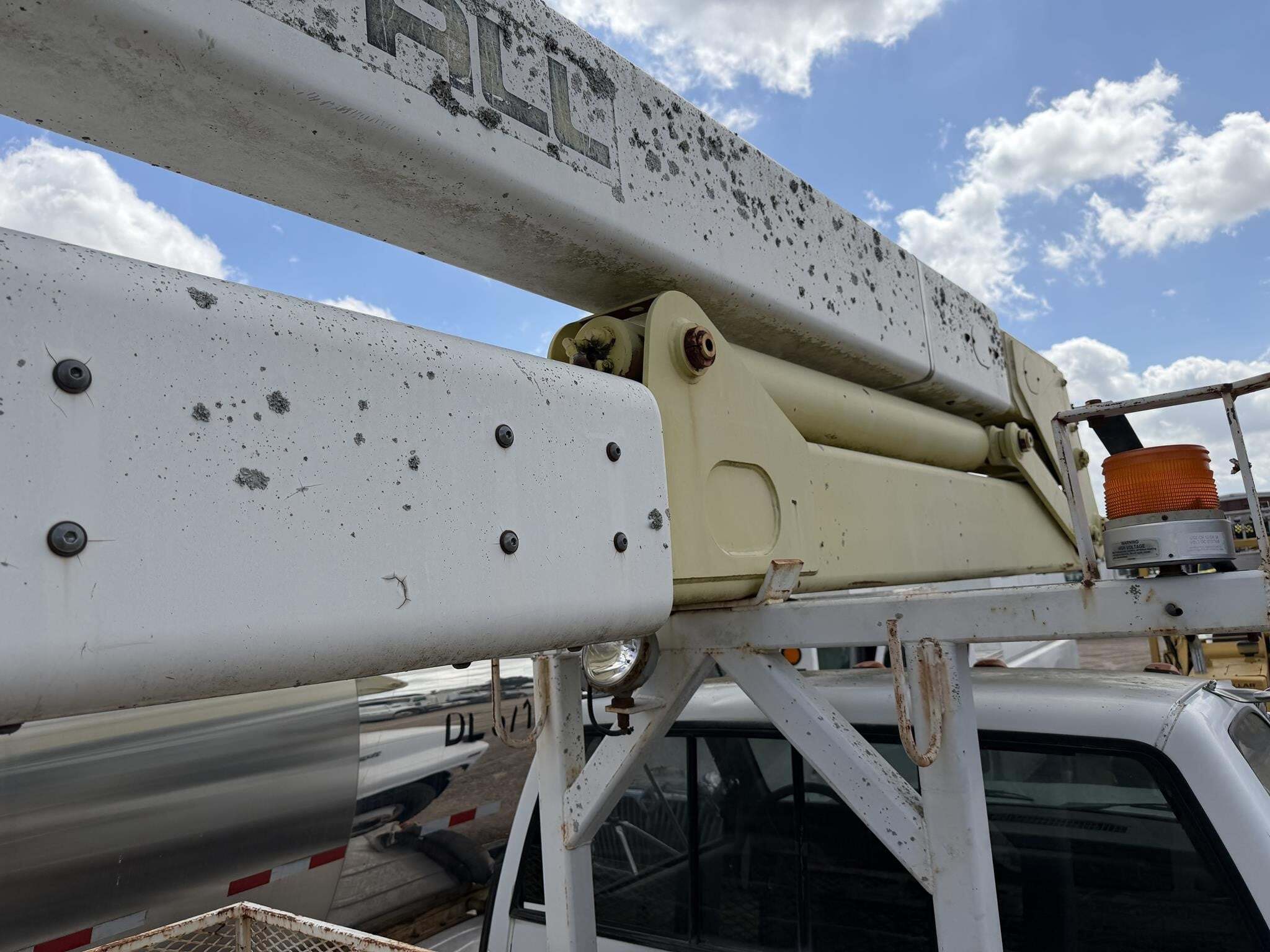 1994 LIFT-ALL LOM46-1S Crane