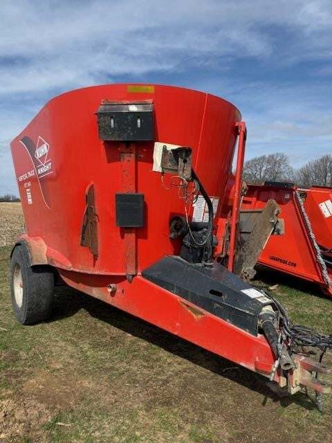 2013 Kuhn Knight VT144 Grinders and Mixer