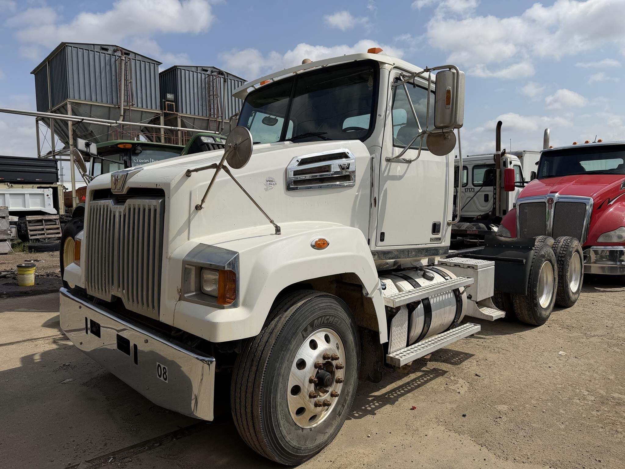 2017 Western Star 4700 Semi Trucks/Trailer