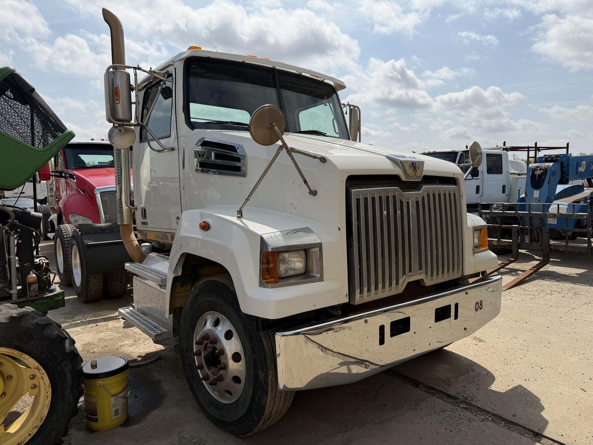 2017 Western Star 4700 Semi Trucks/Trailer