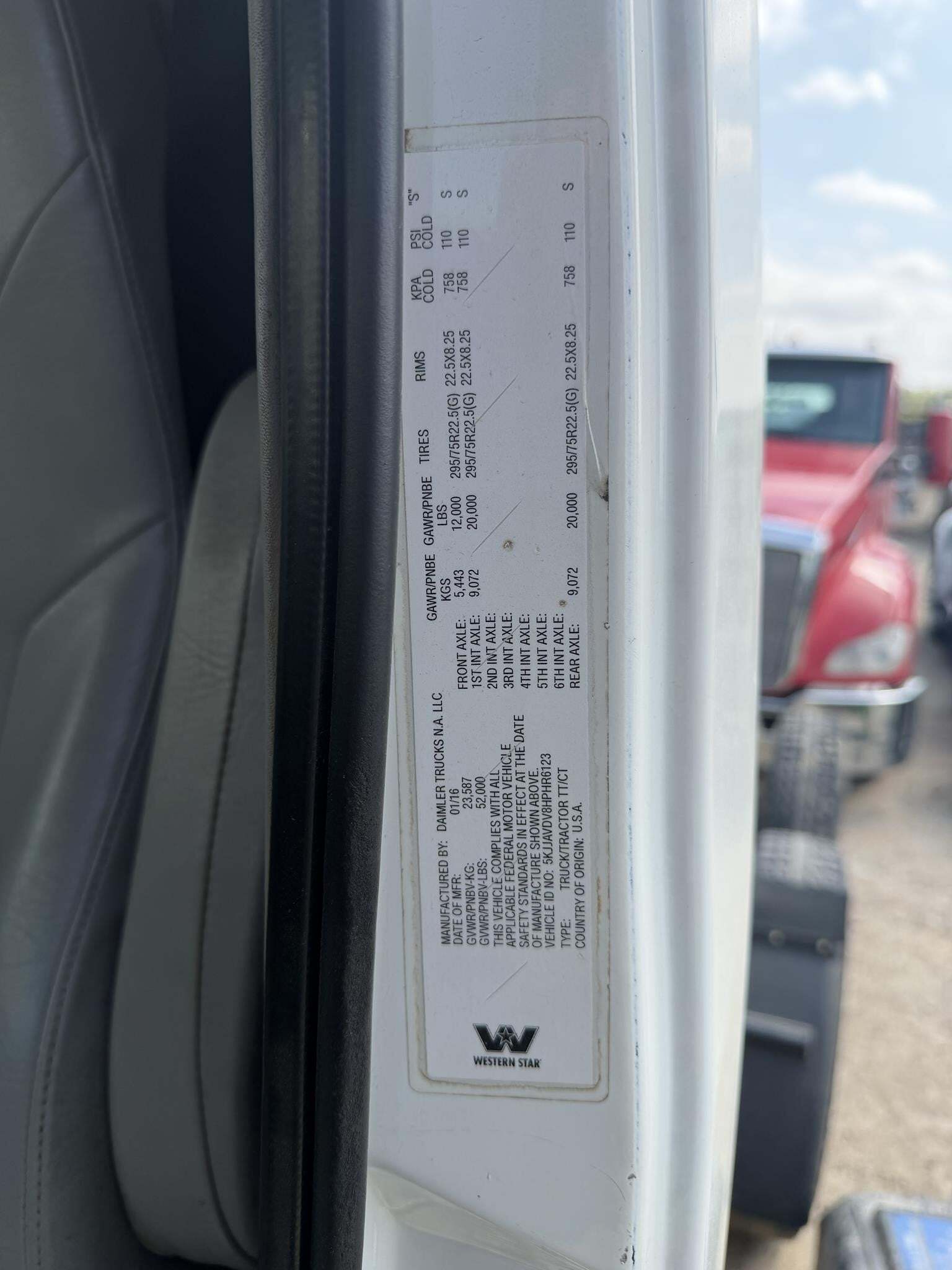 2017 Western Star 4700 Semi Trucks/Trailer