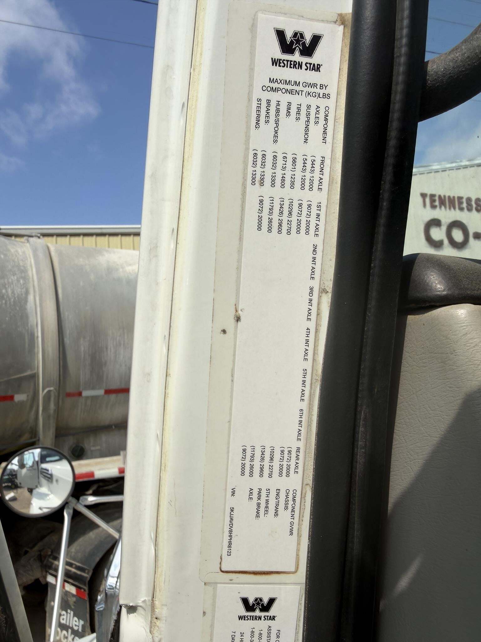 2017 Western Star 4700 Semi Trucks/Trailer
