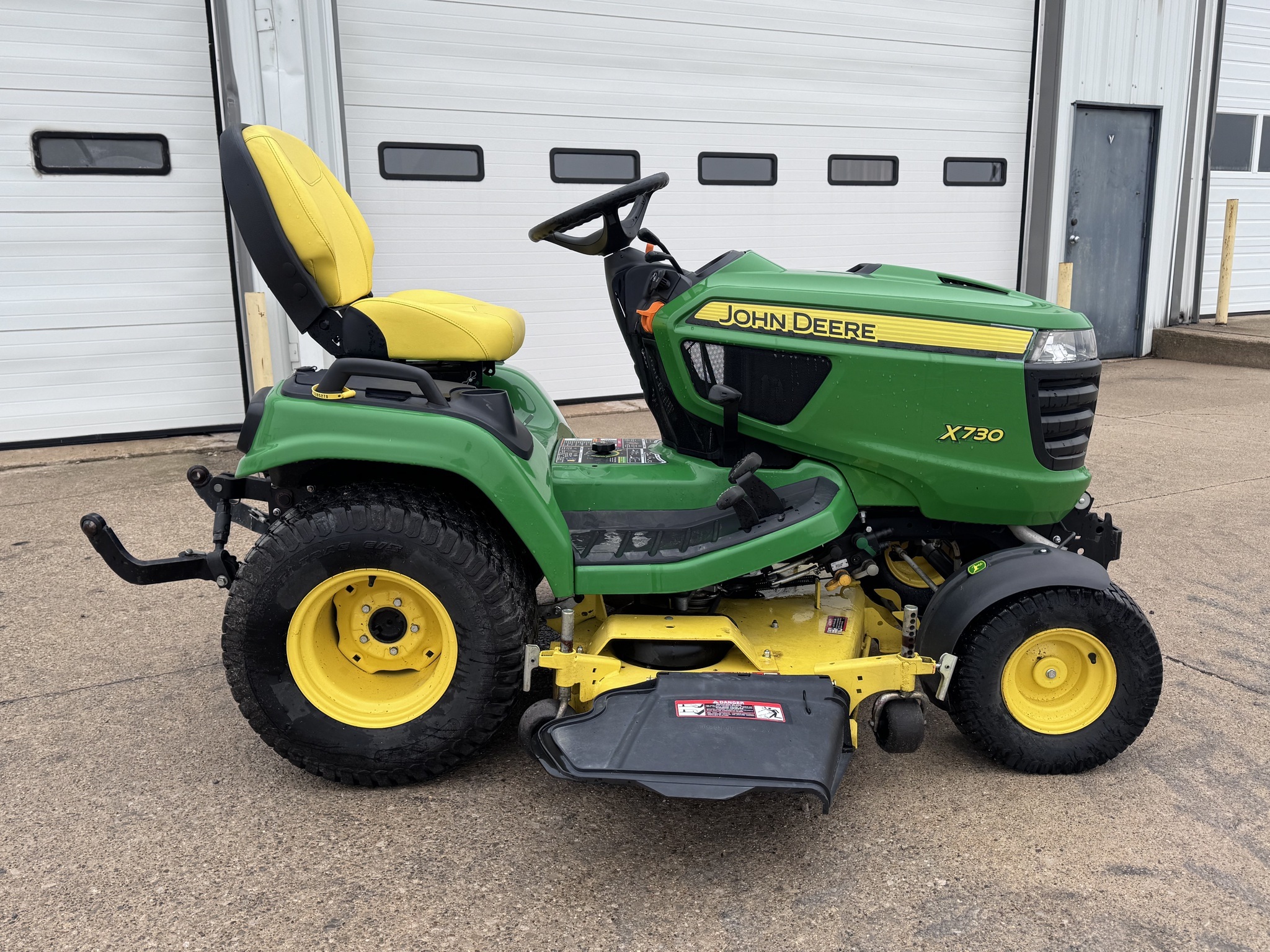 2014 John Deere X730 Lawn Mower