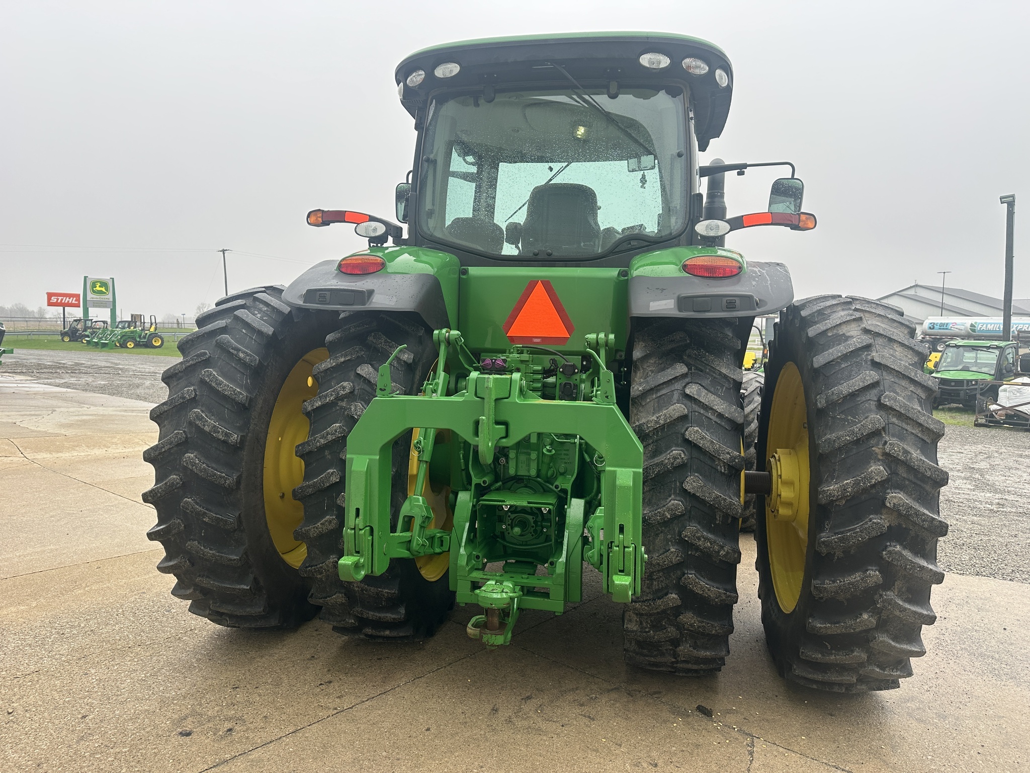 2014 John Deere 8335R Tractor