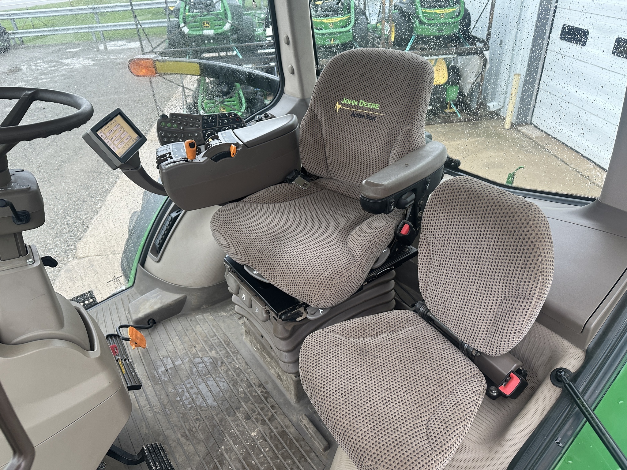 2014 John Deere 8335R Tractor