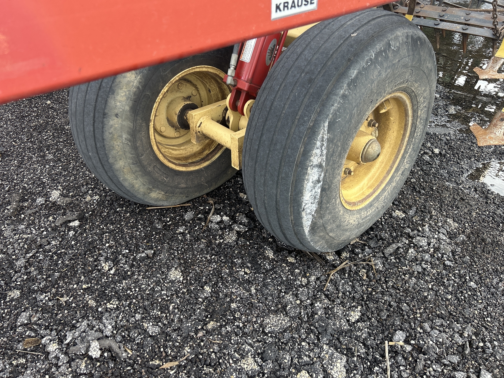2009 Krause 5635 Field Cultivator