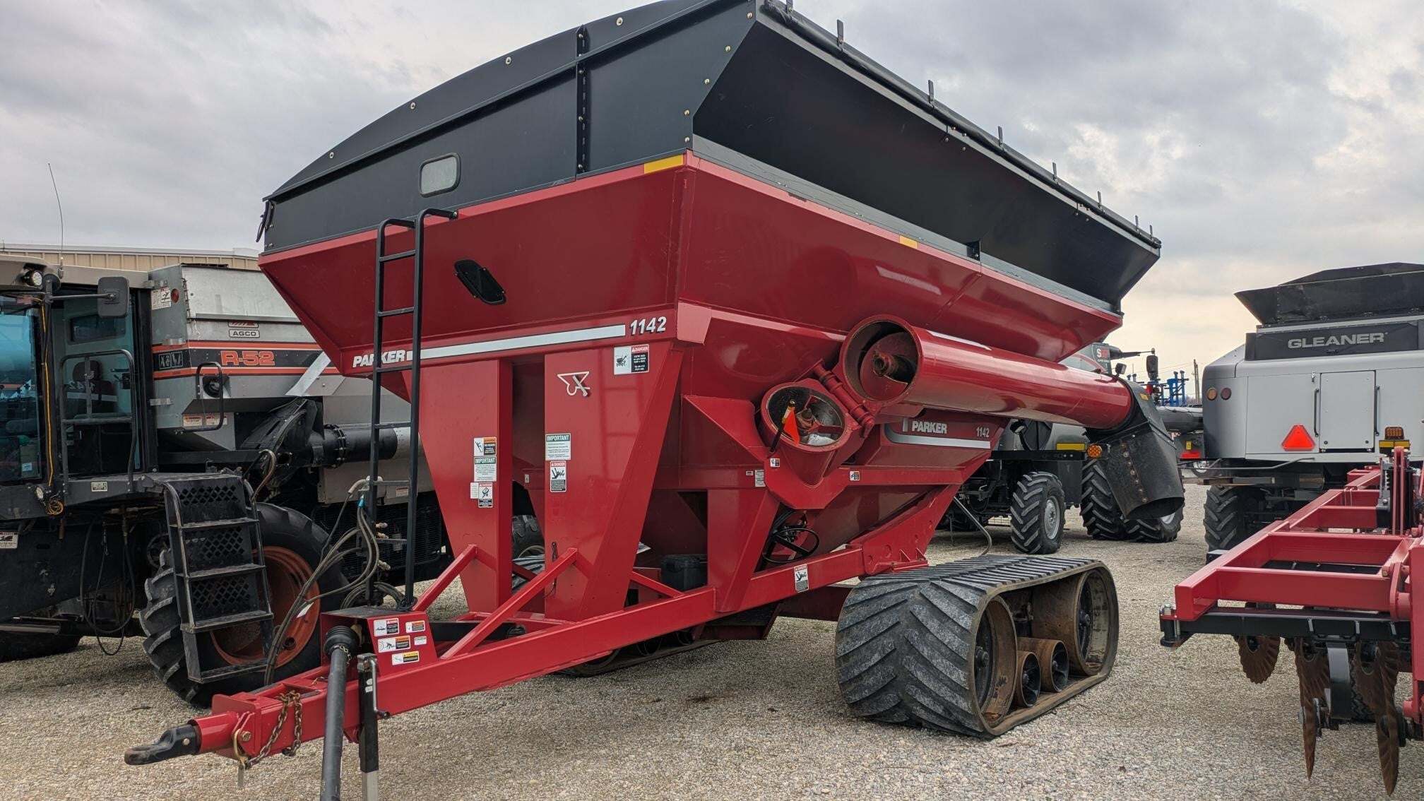 2019 Parker 1142 Grain Cart