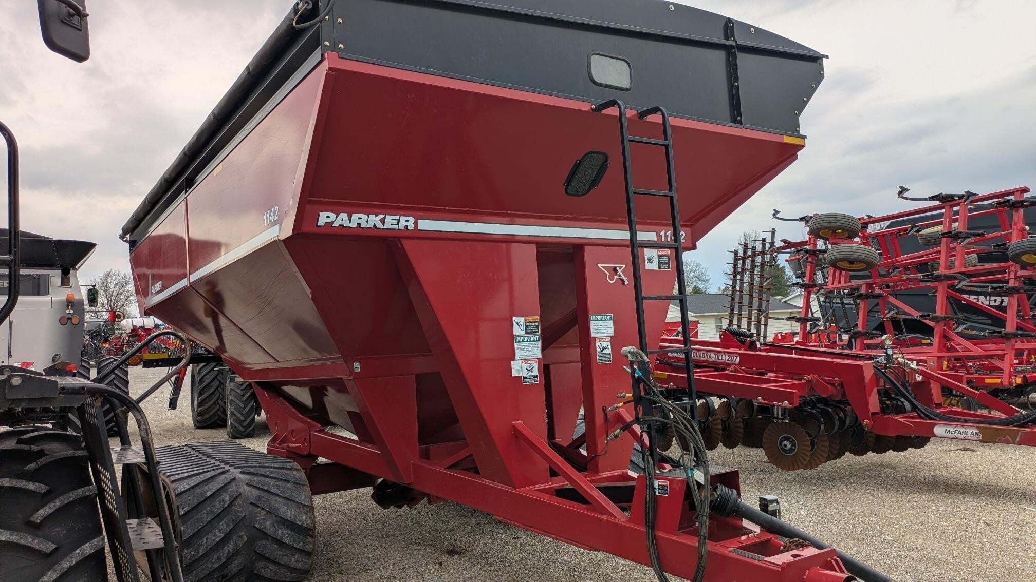 2019 Parker 1142 Grain Cart