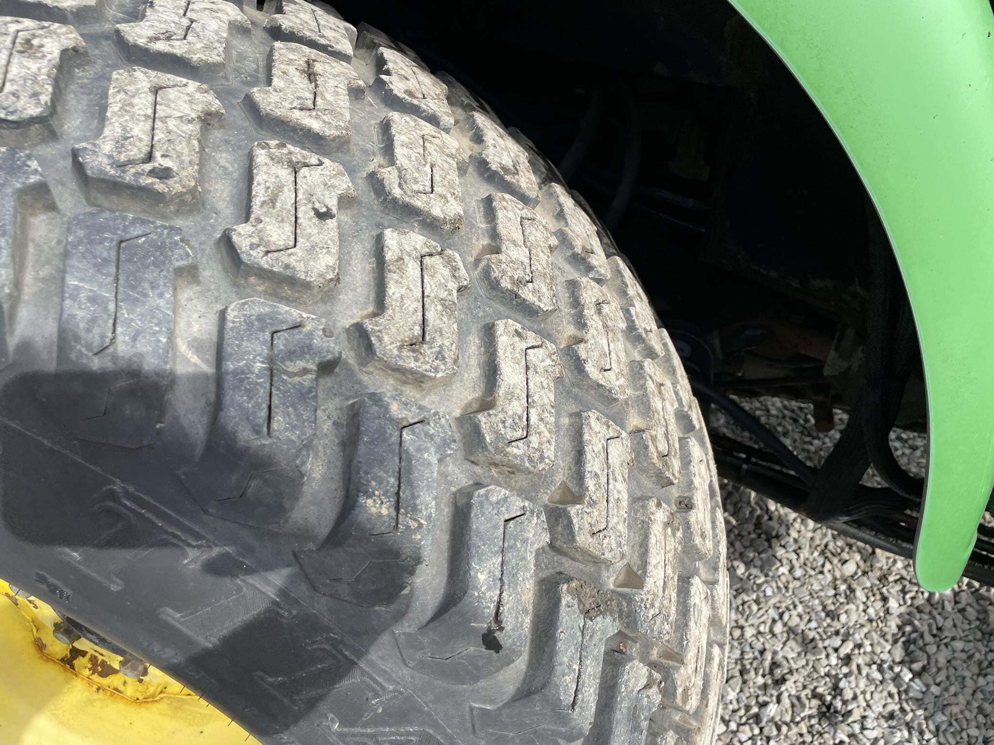 2010 John Deere 4320 Tractor