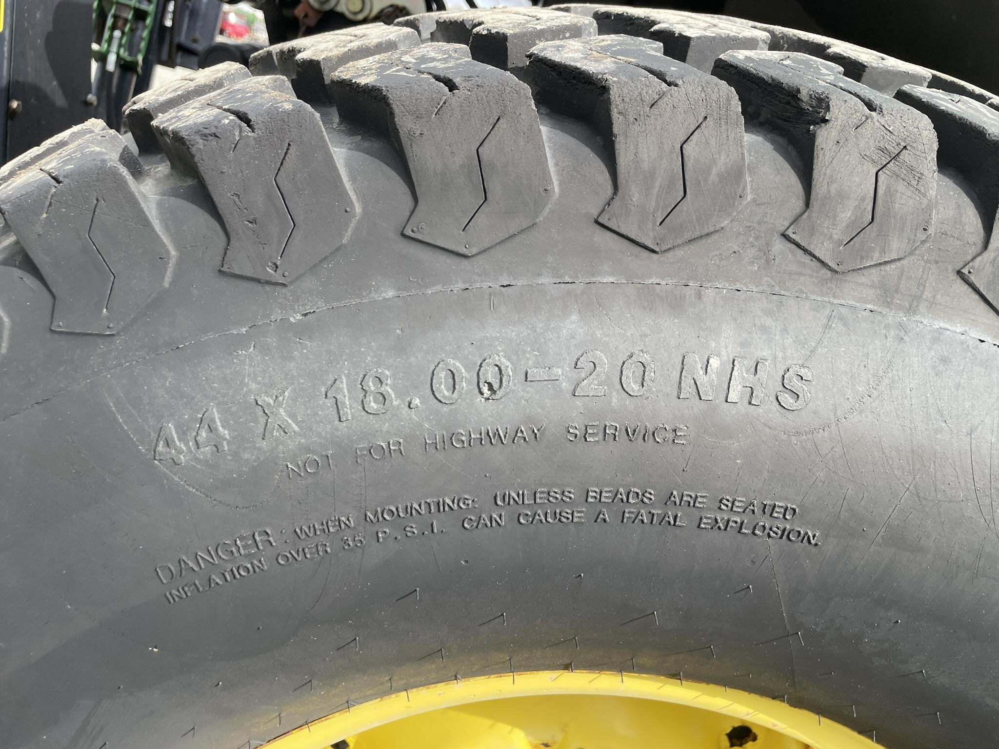 2010 John Deere 4320 Tractor