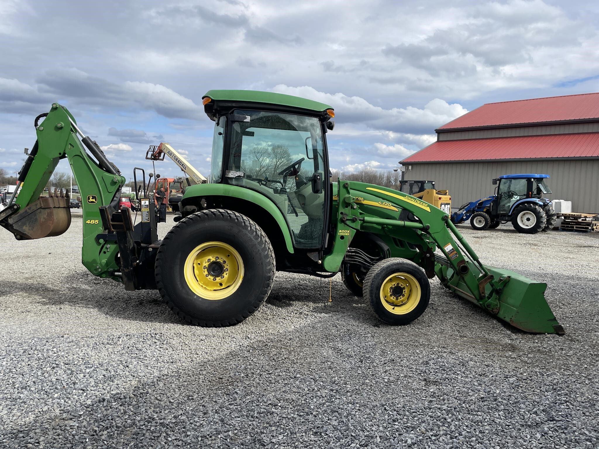 2010 John Deere 4320 Tractor