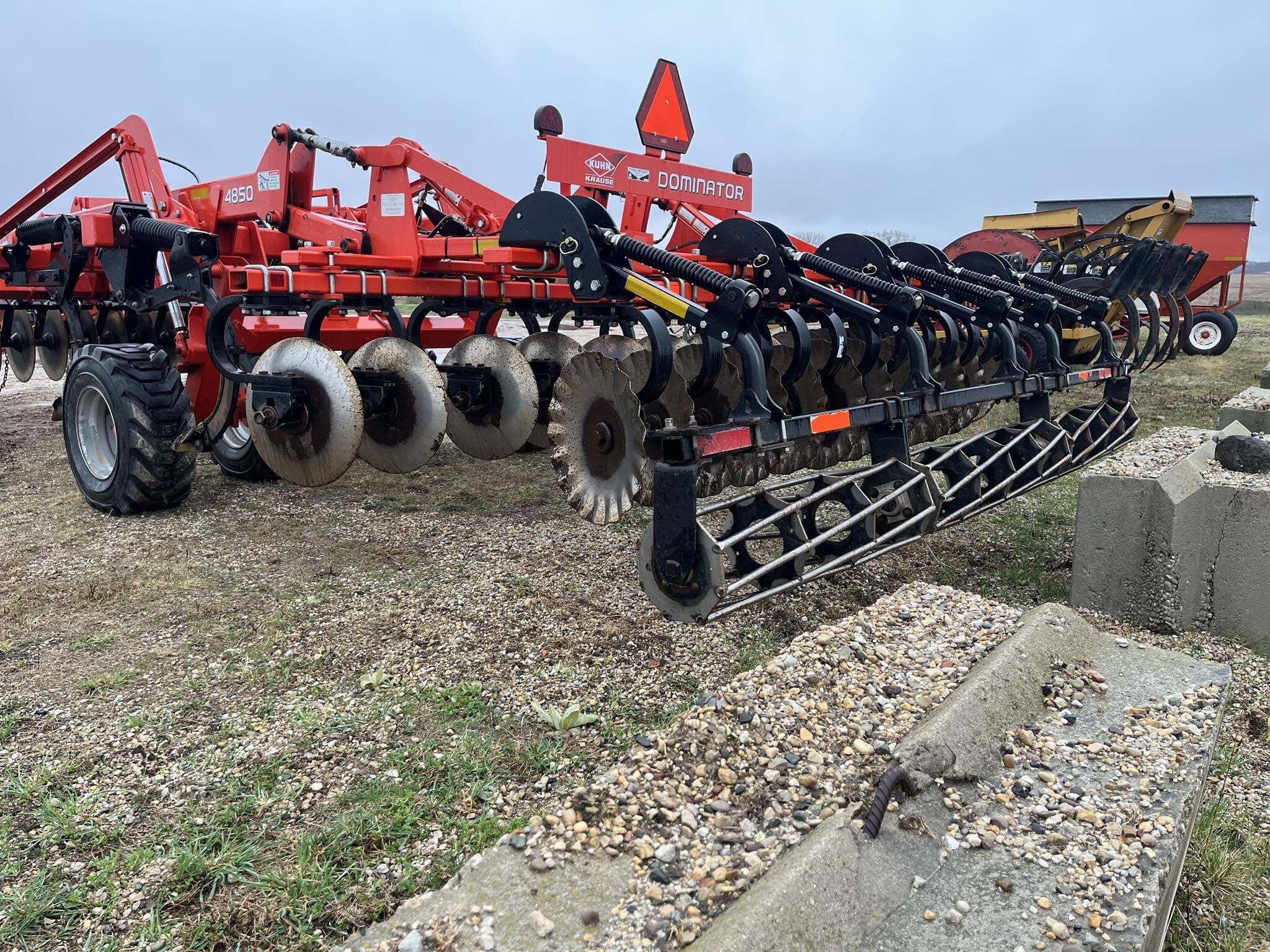 2014 Kuhn Krause 4850-12 Disk Chisel