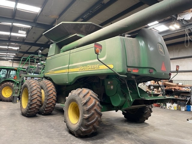 2006 John Deere 9760 STS Combine