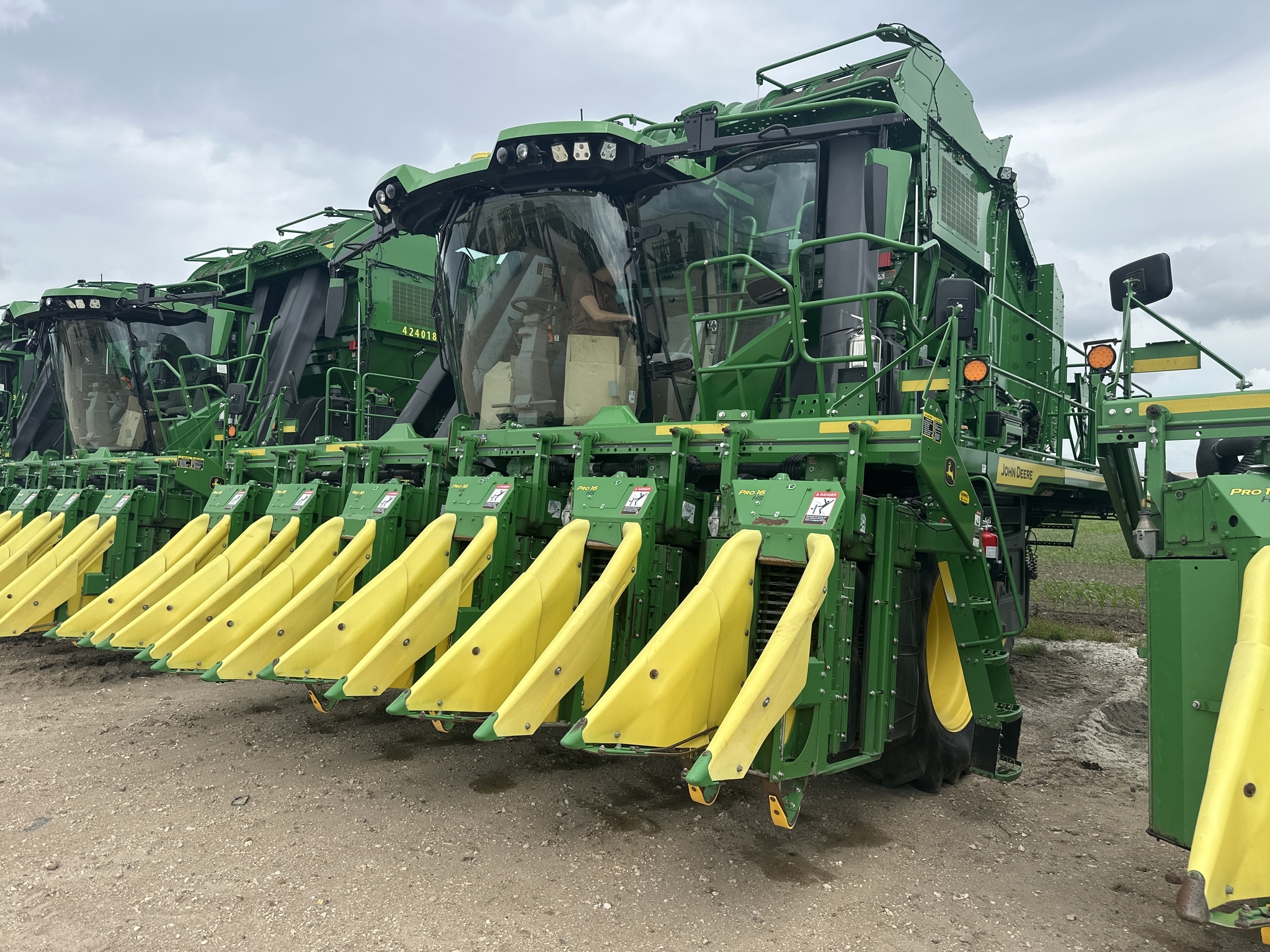 2024 John Deere CP770 Cotton Equipment