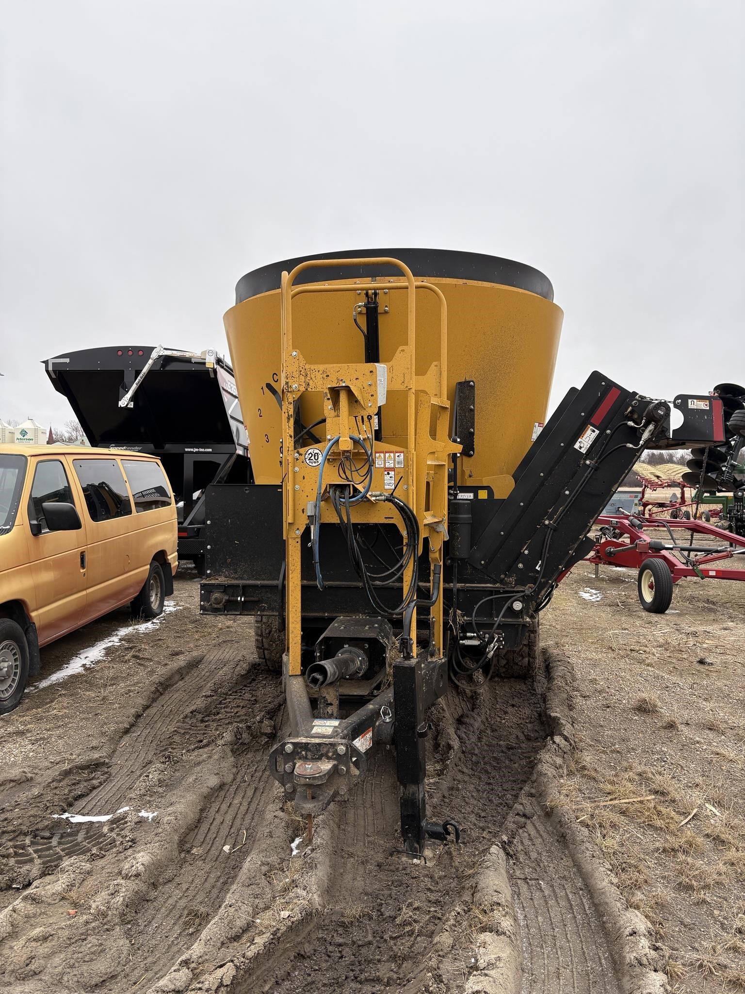 2024 Vermeer VT750 Feed Wagon