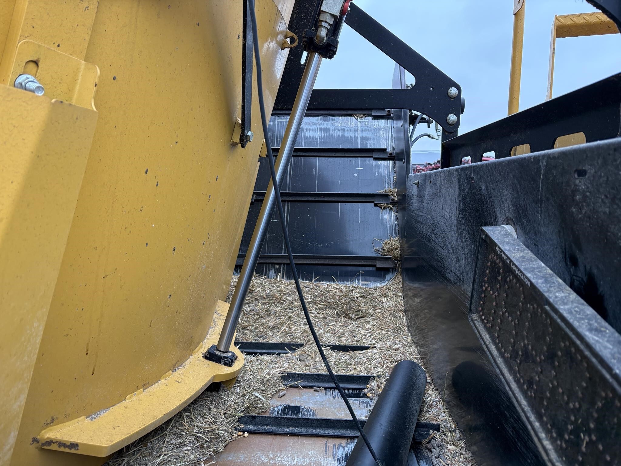 2024 Vermeer VT750 Feed Wagon