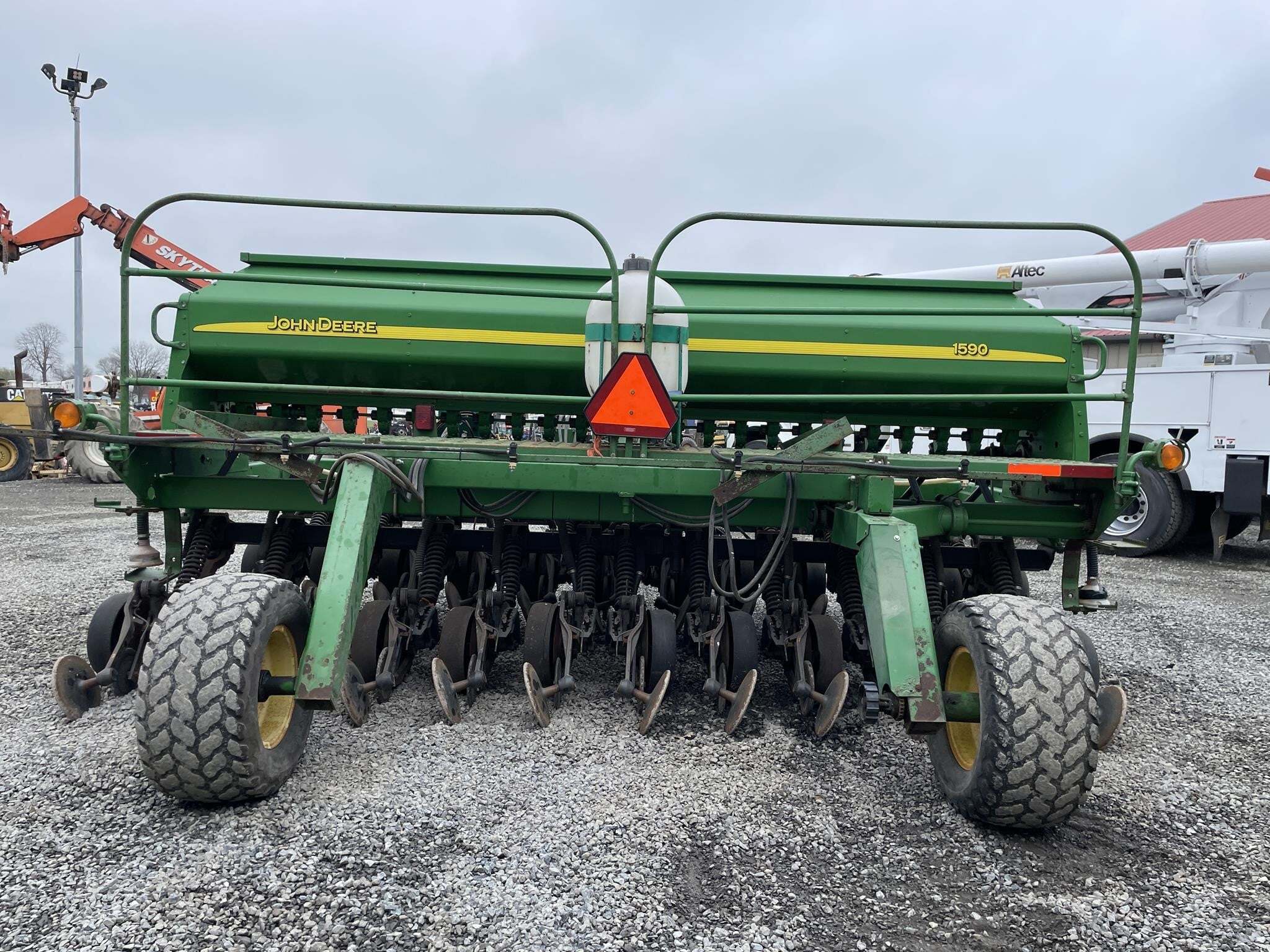 2004 John Deere 1590 Drill