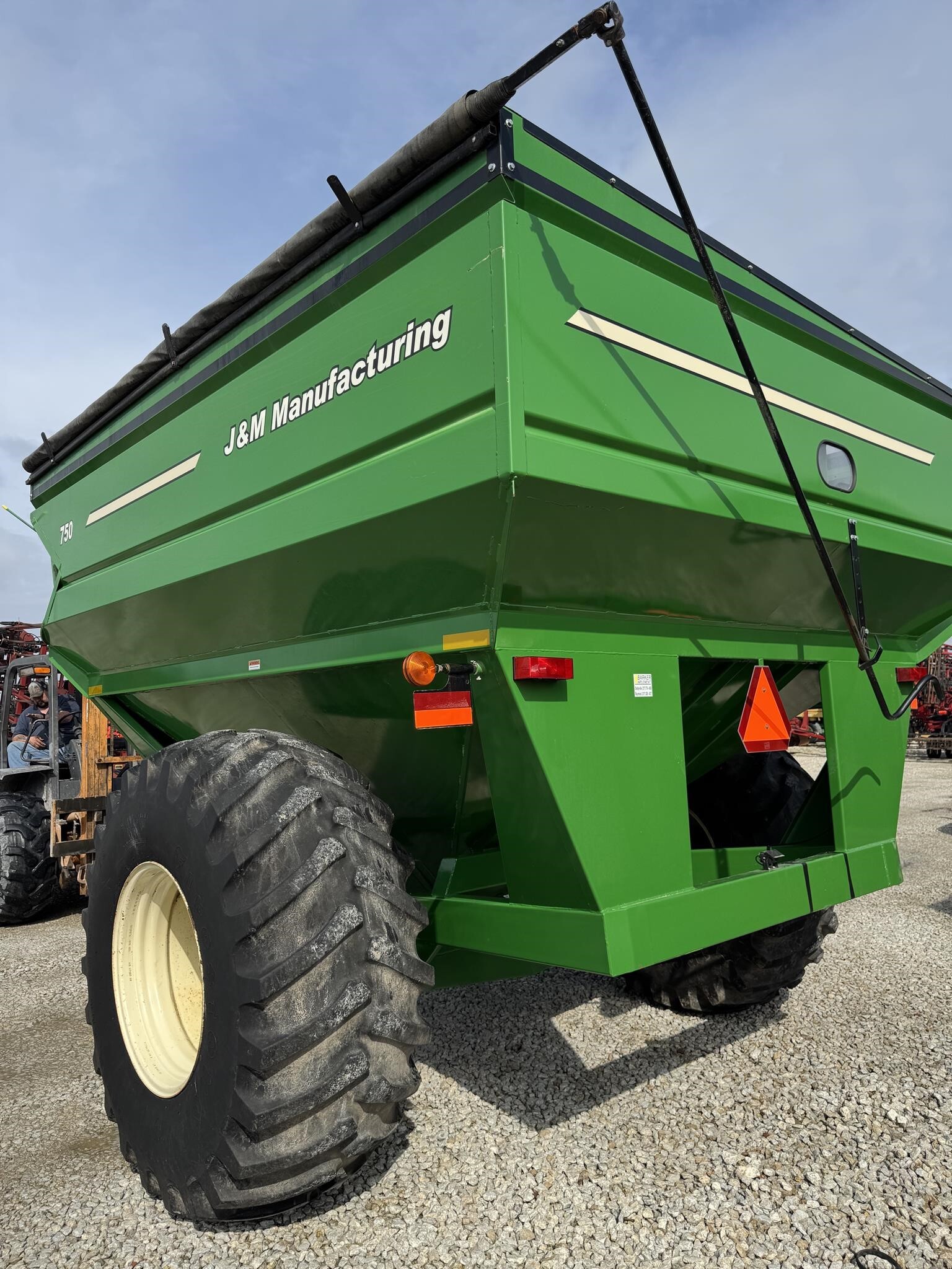  J&M 750-16 Grain Cart