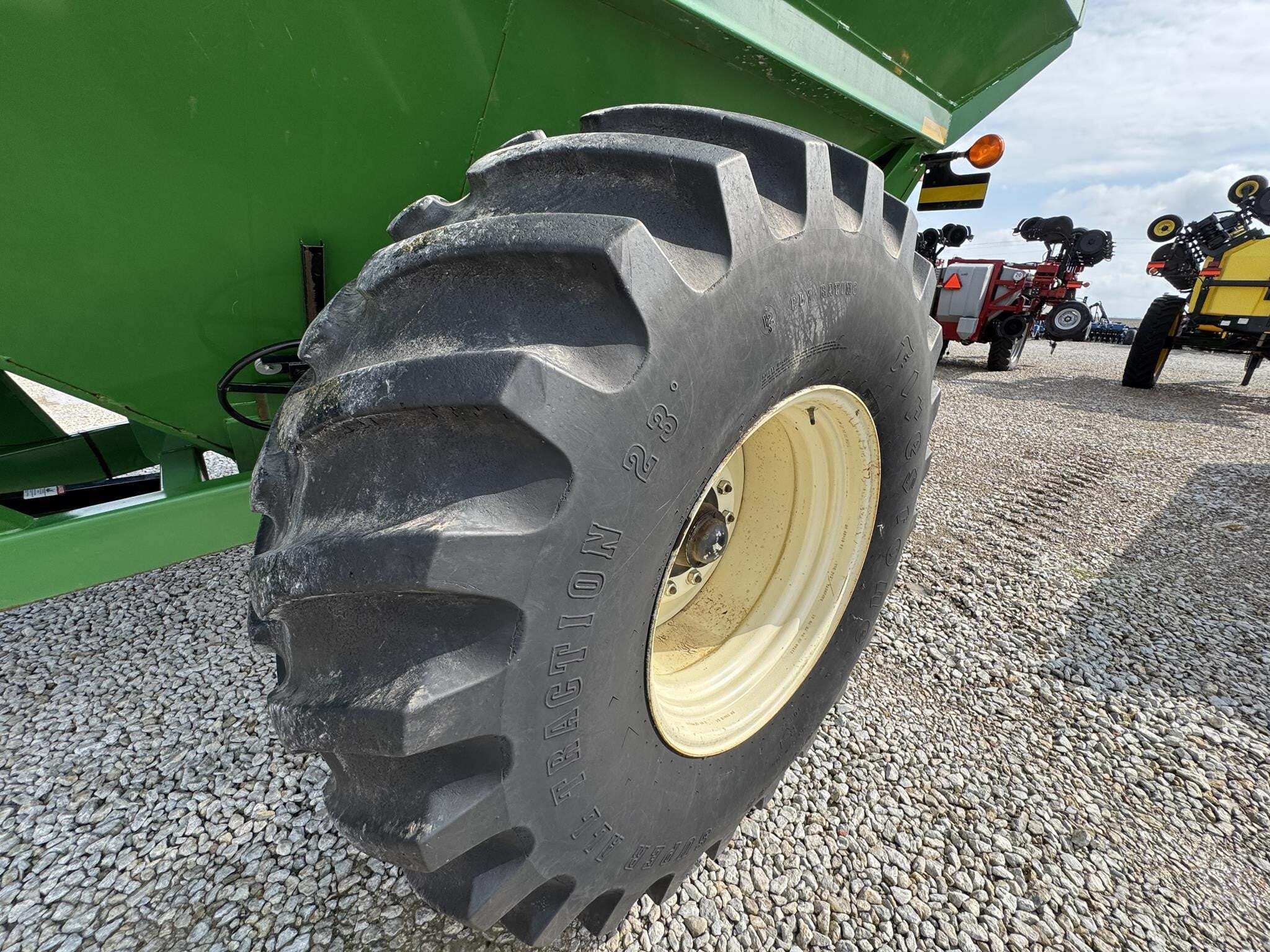  J&M 750-16 Grain Cart