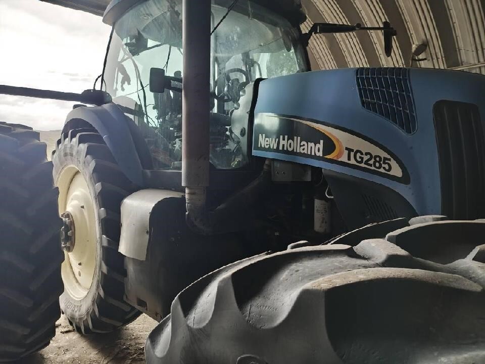 2005 New Holland TG285 Tractor