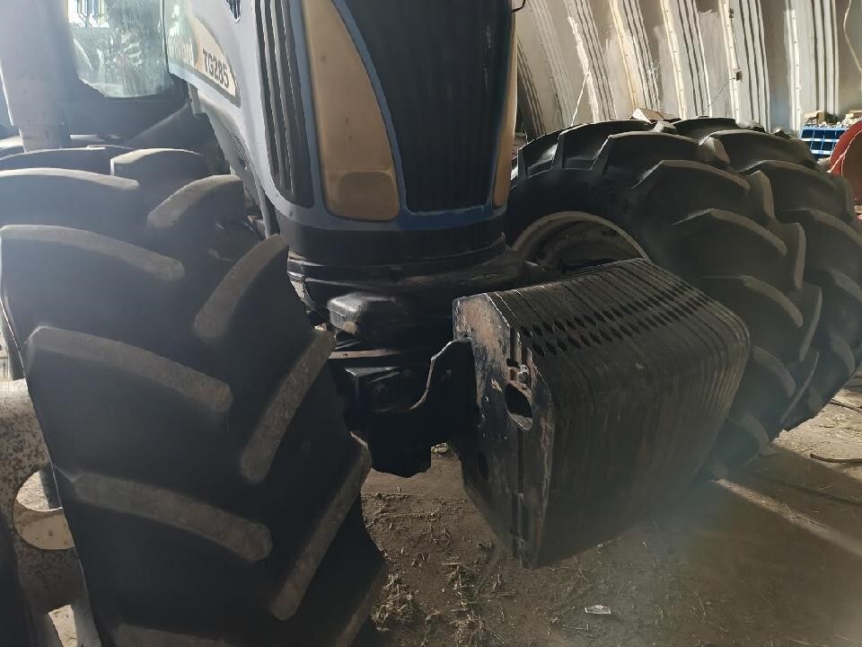 2005 New Holland TG285 Tractor