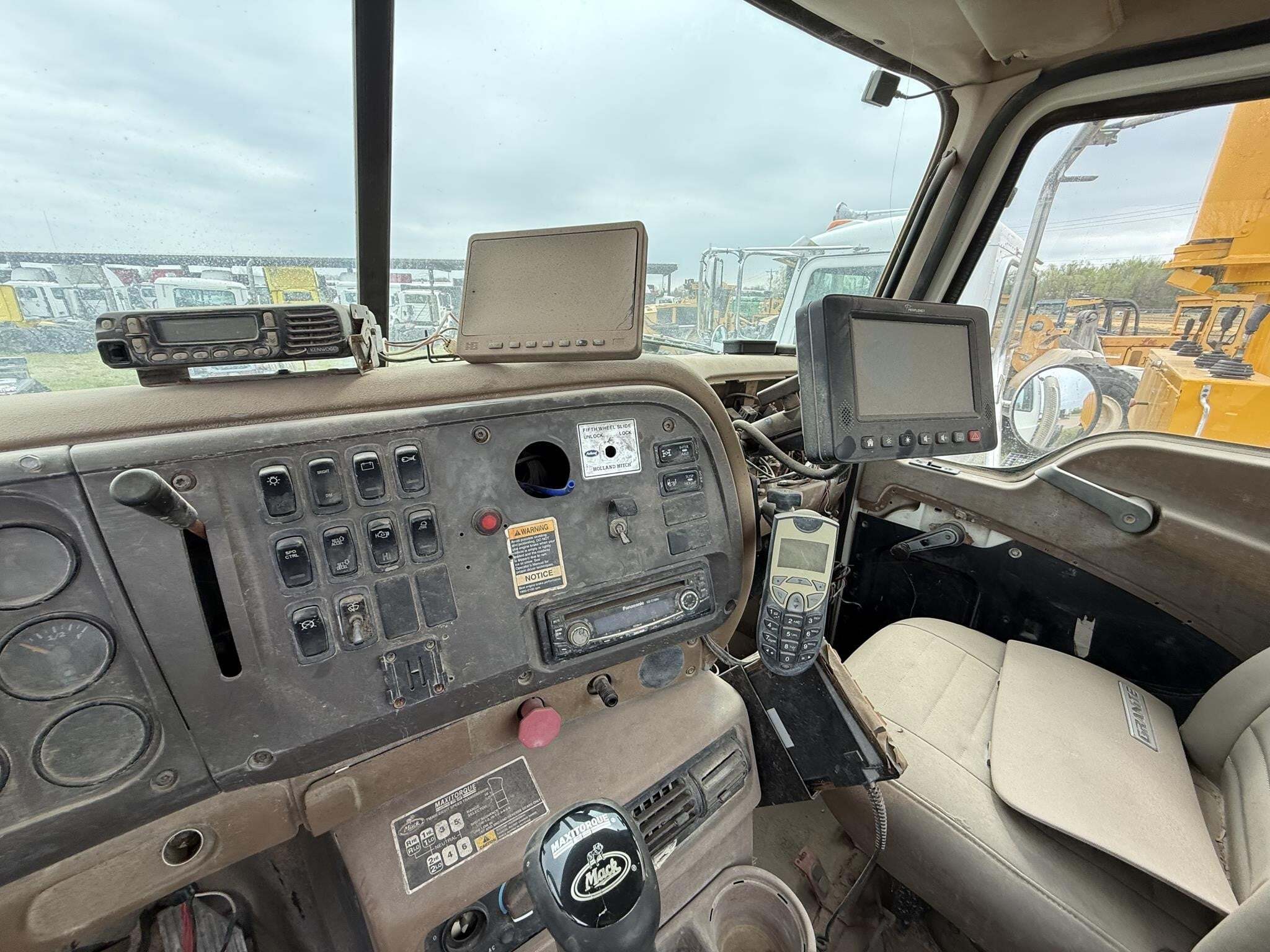 2007 Mack Granite CV713 Dump Trucks/Trailer