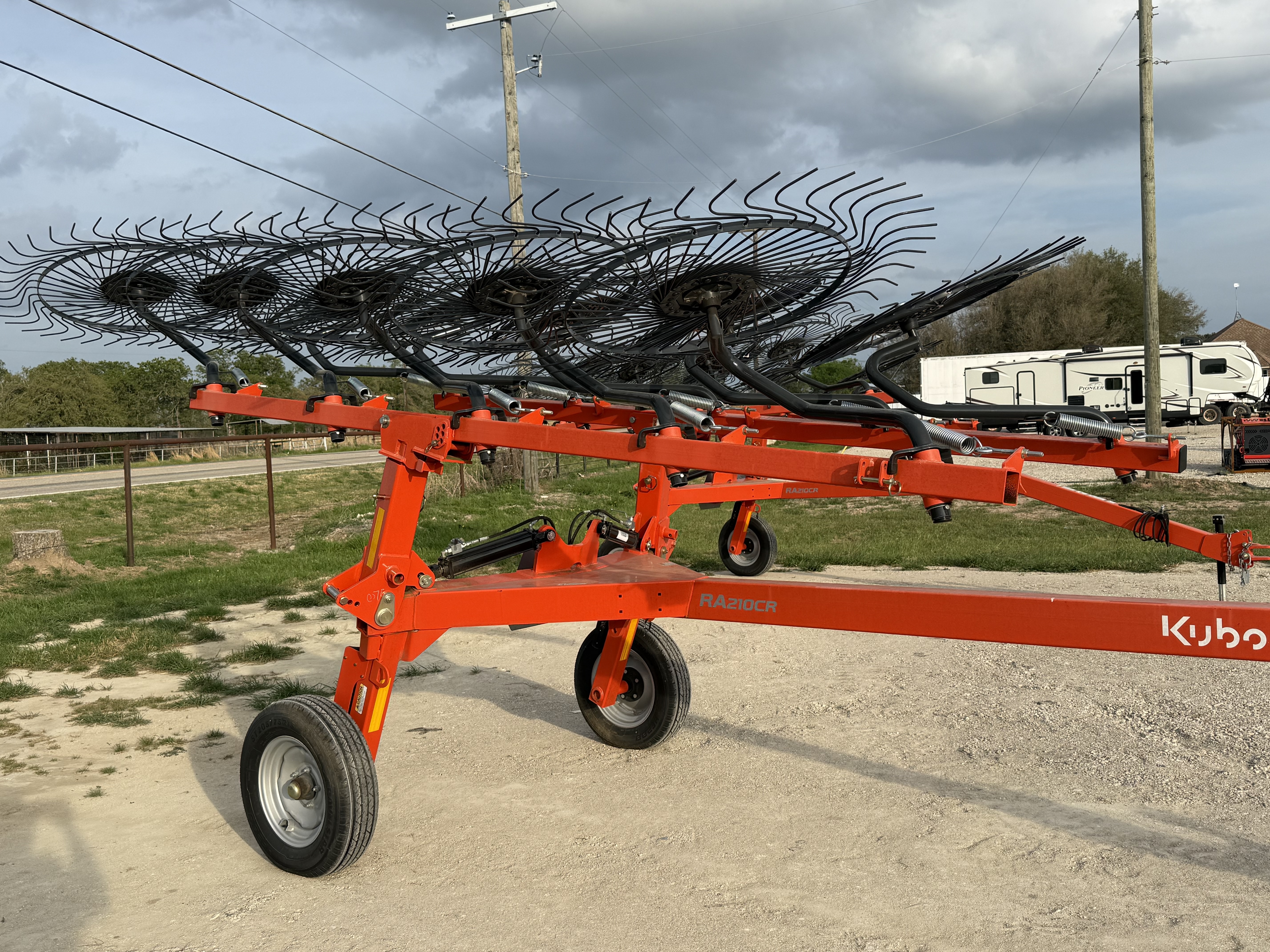  Kubota RA210CR Rake