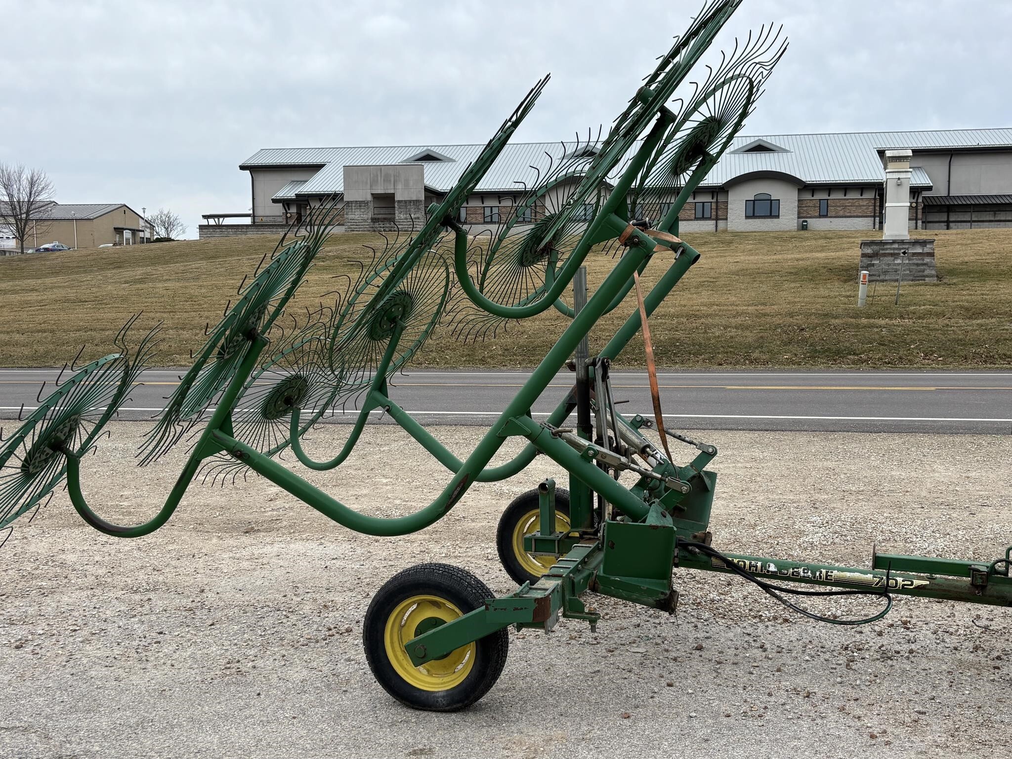 John Deere 702 Rake - $1,850 | Machinery Pete