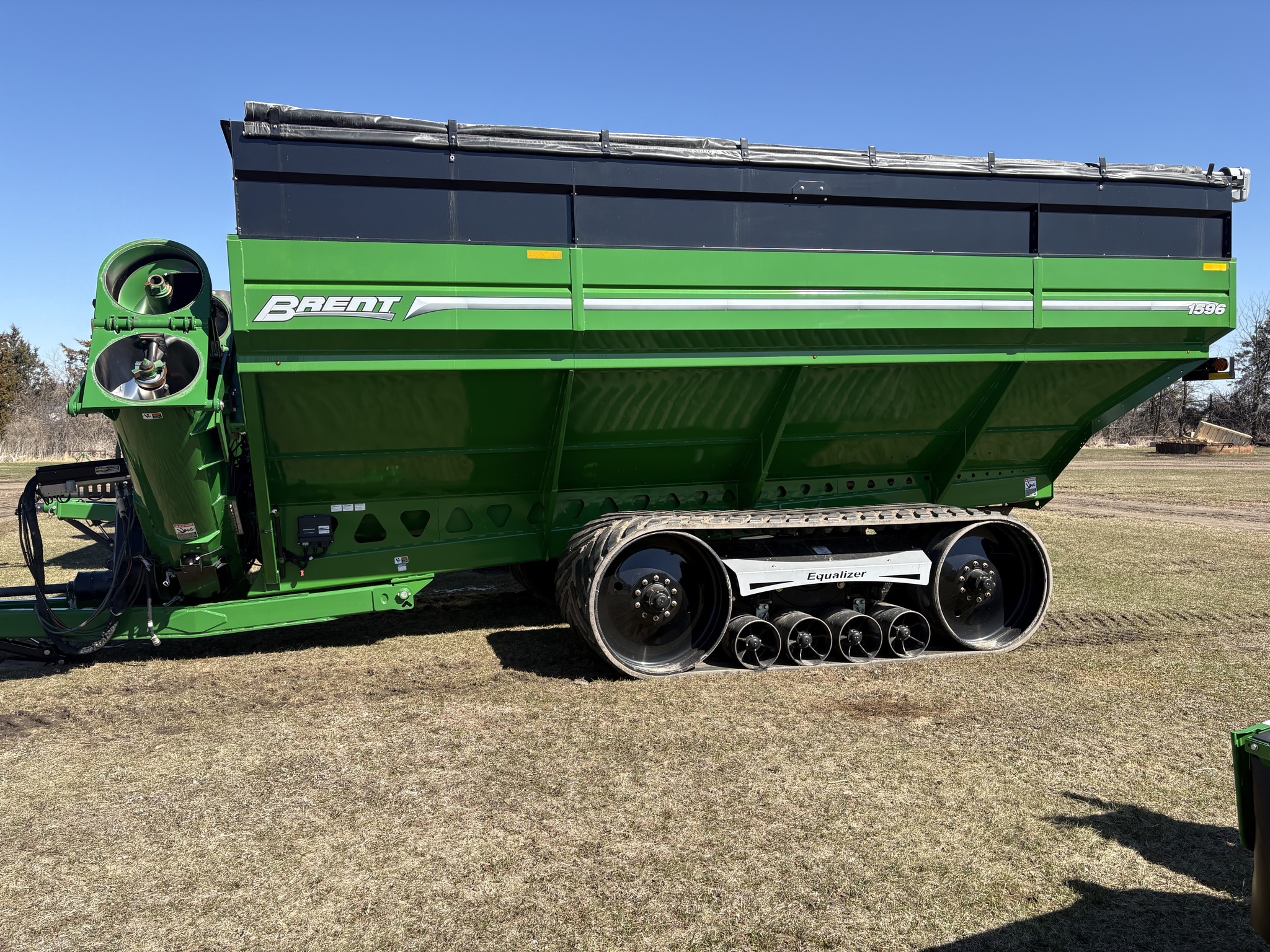 2021 Brent 1596 Grain Cart