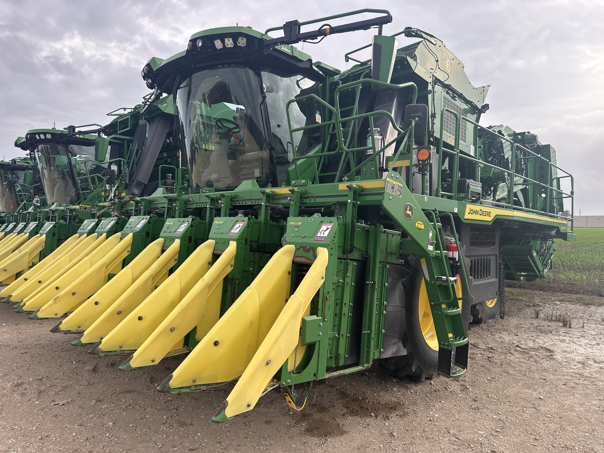2023 John Deere CP770 Cotton Equipment