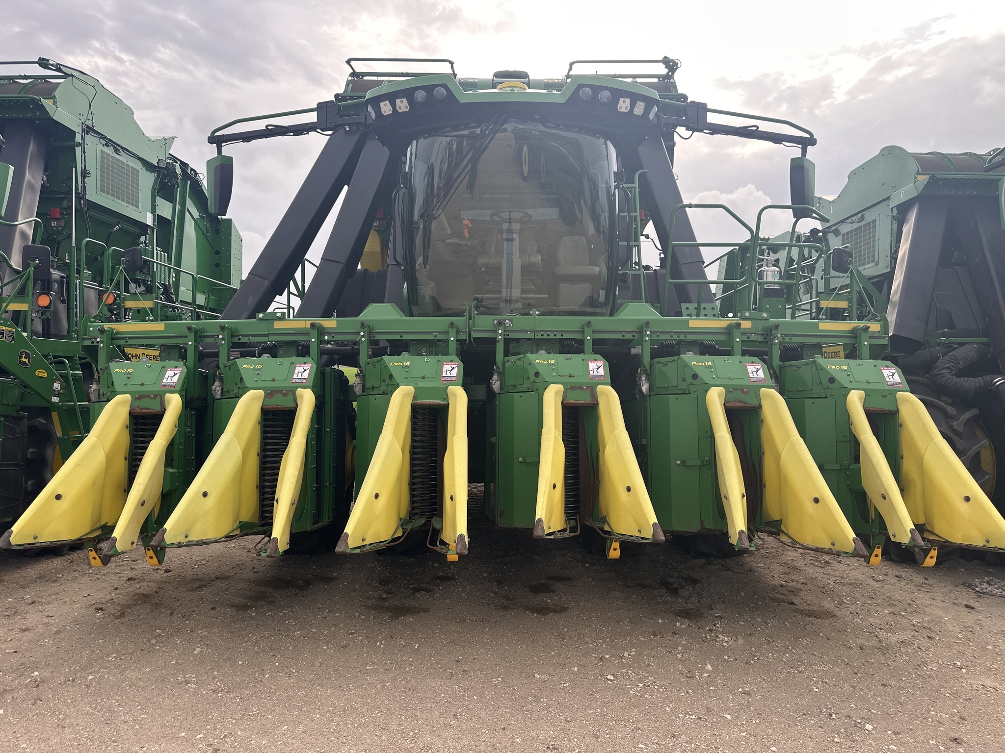 2023 John Deere CP770 Cotton Equipment