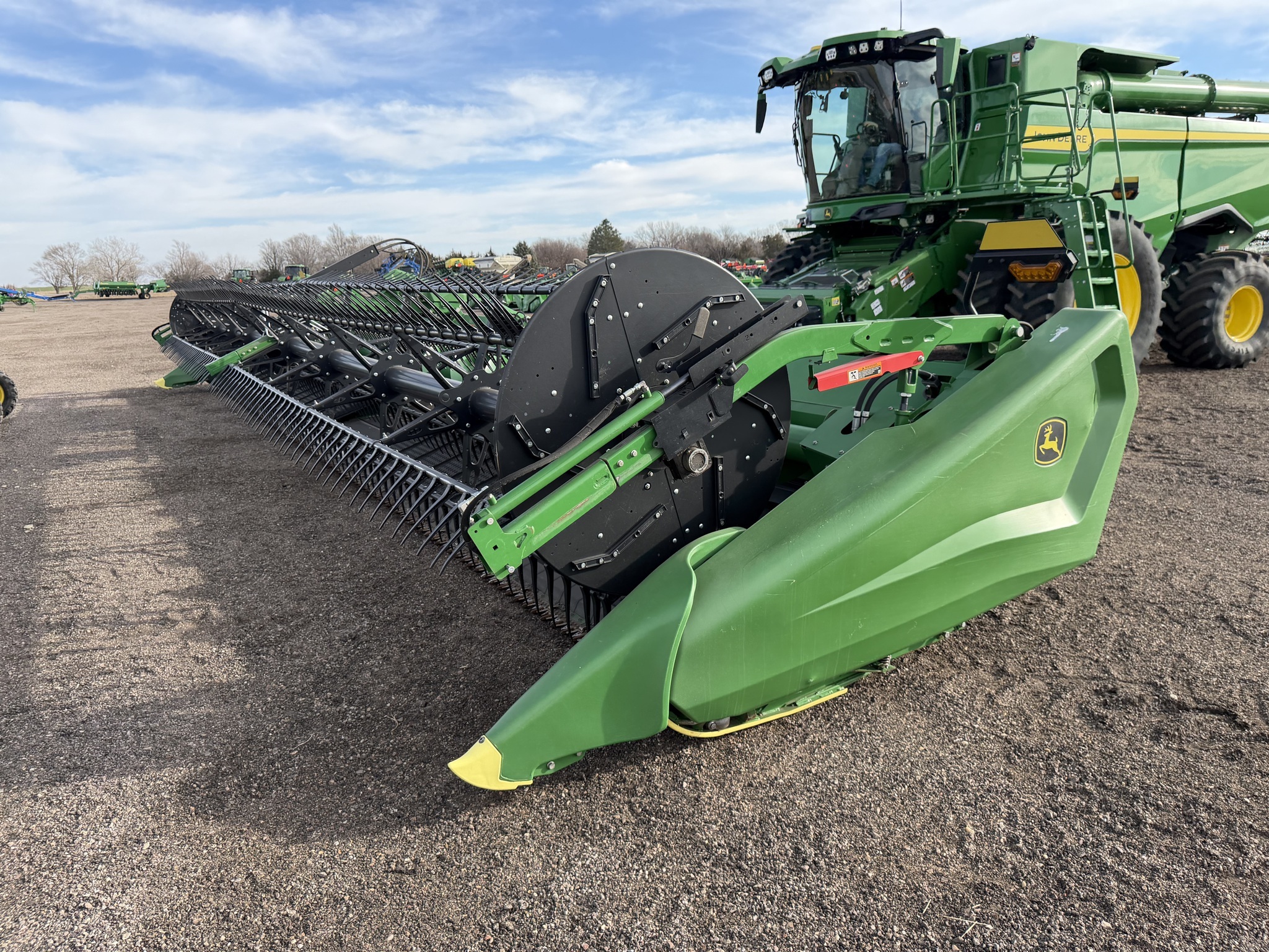 2024 John Deere HD40F Platform