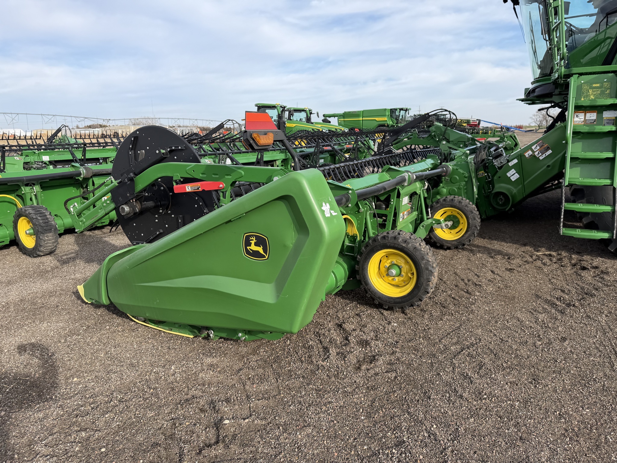2024 John Deere HD40F Platform