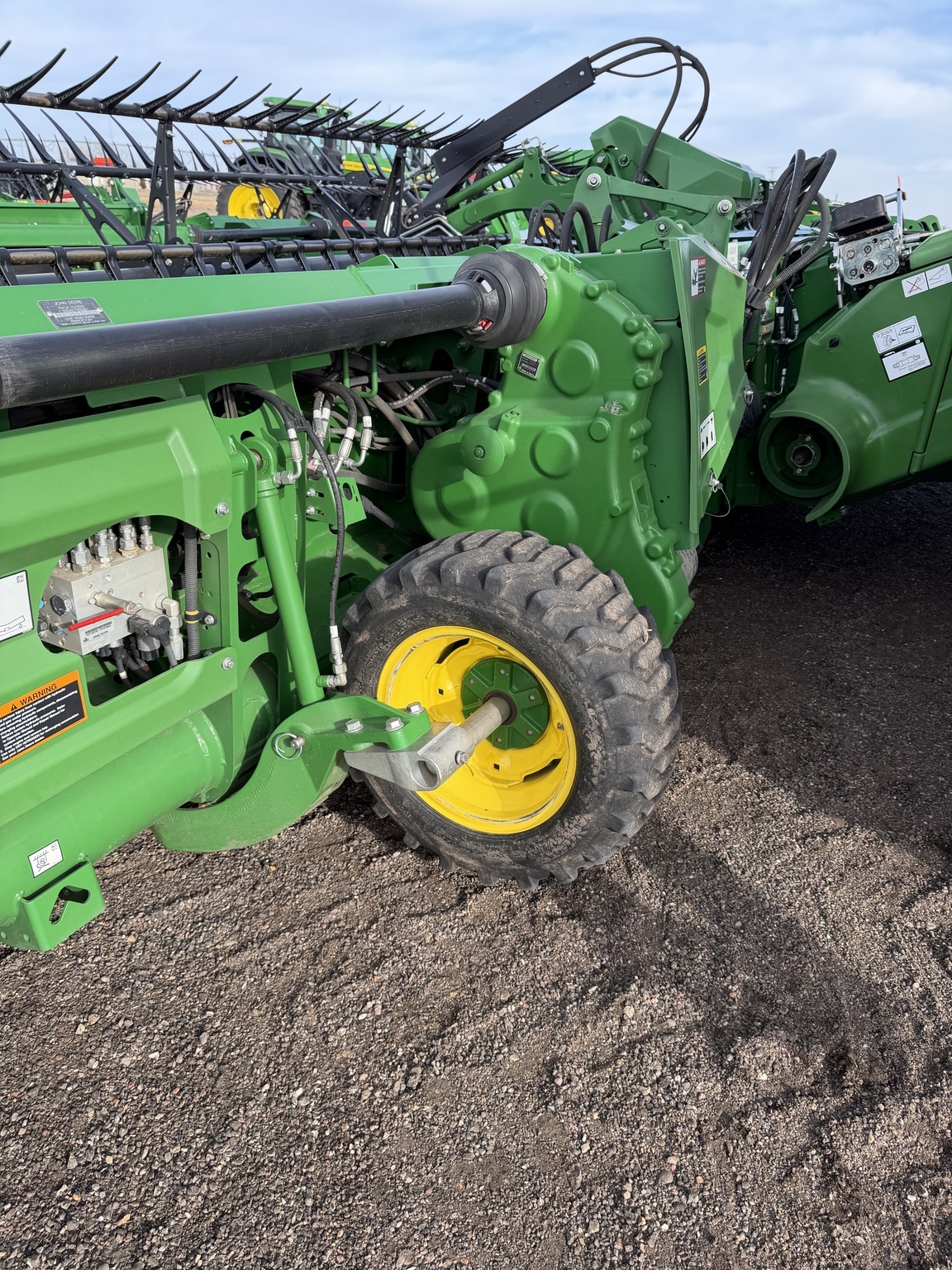 2024 John Deere HD40F Platform