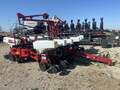 2012 White 8222 Planter