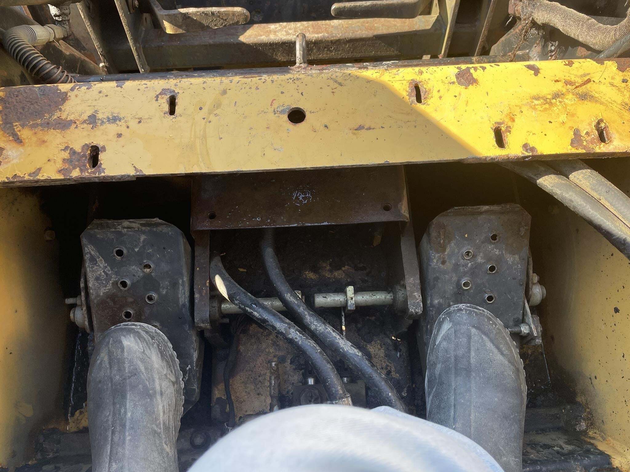 1999 New Holland L865 Miscellaneous