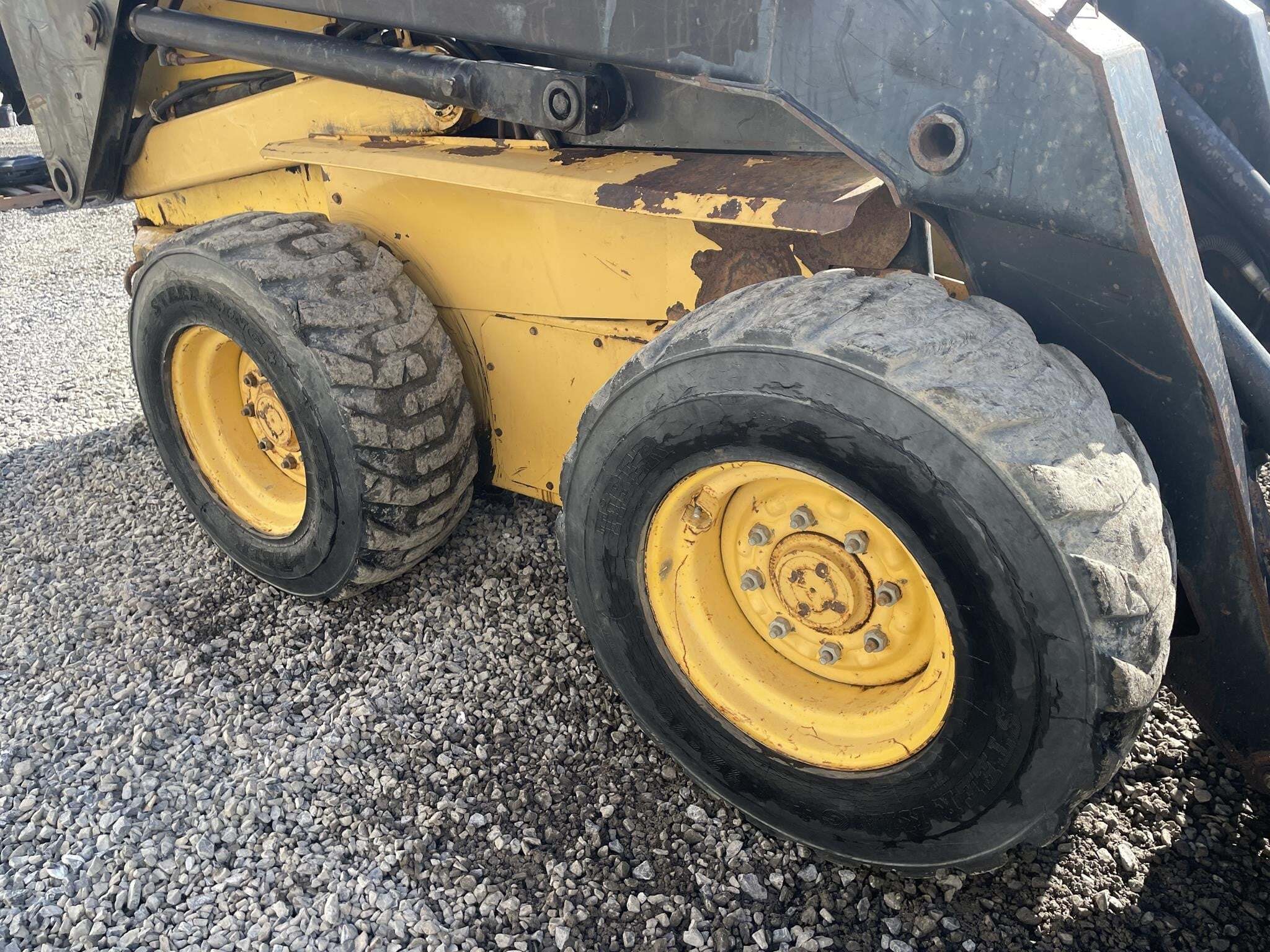 1999 New Holland L865 Miscellaneous