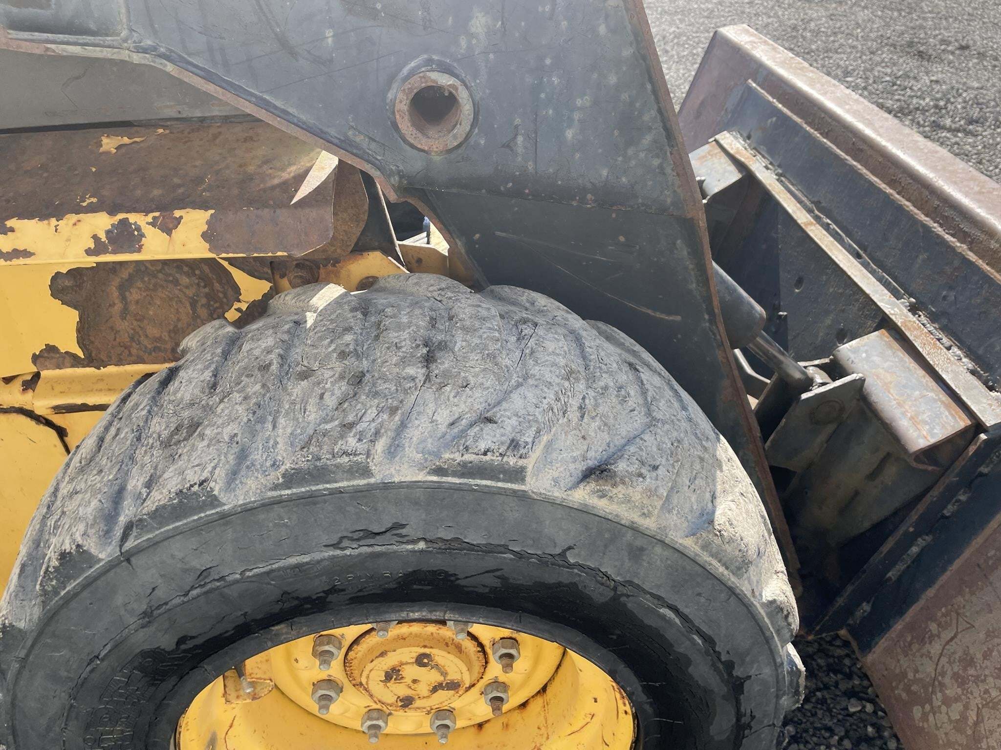 1999 New Holland L865 Miscellaneous