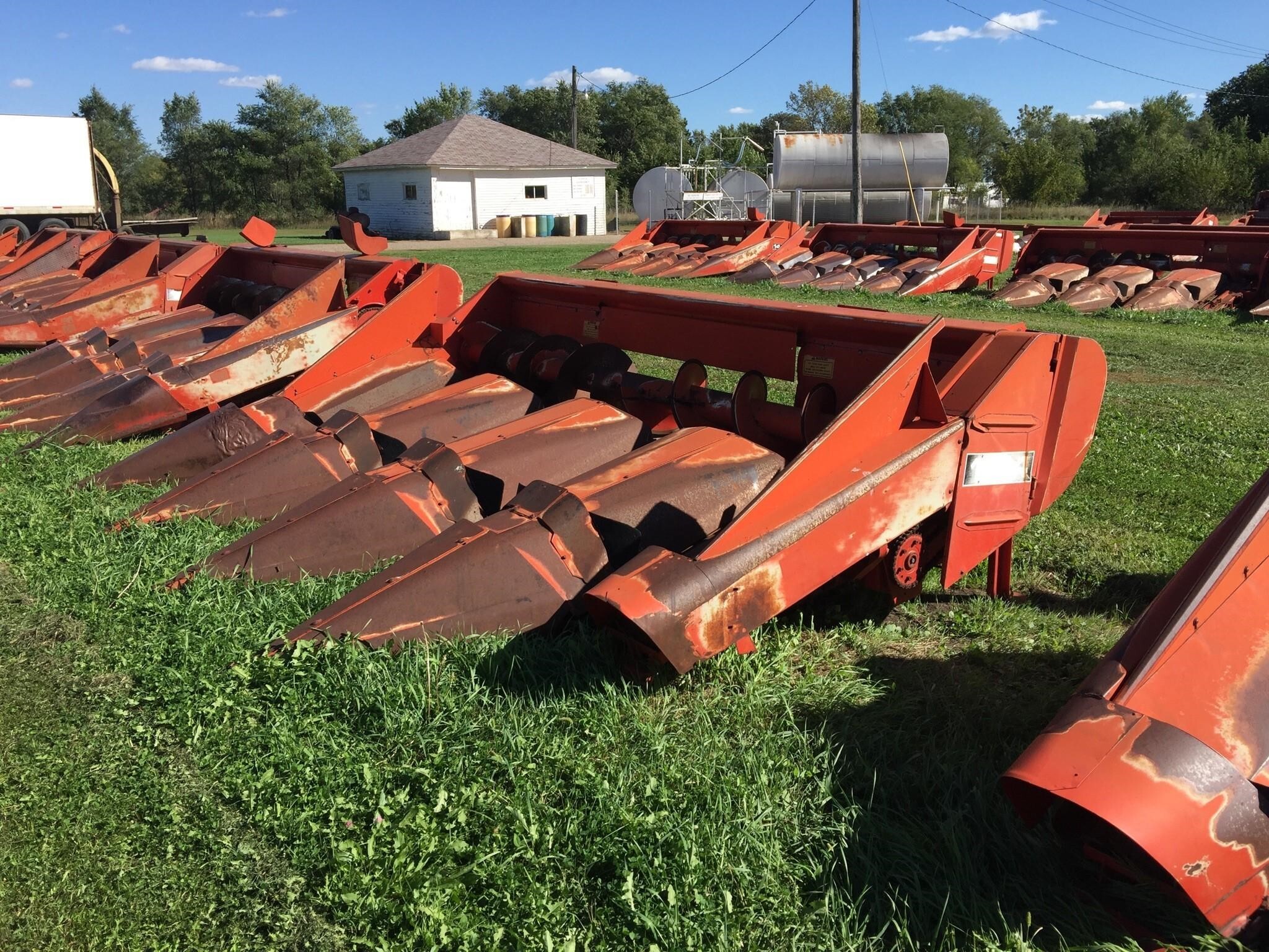  Massey Ferguson 1144 Corn Head