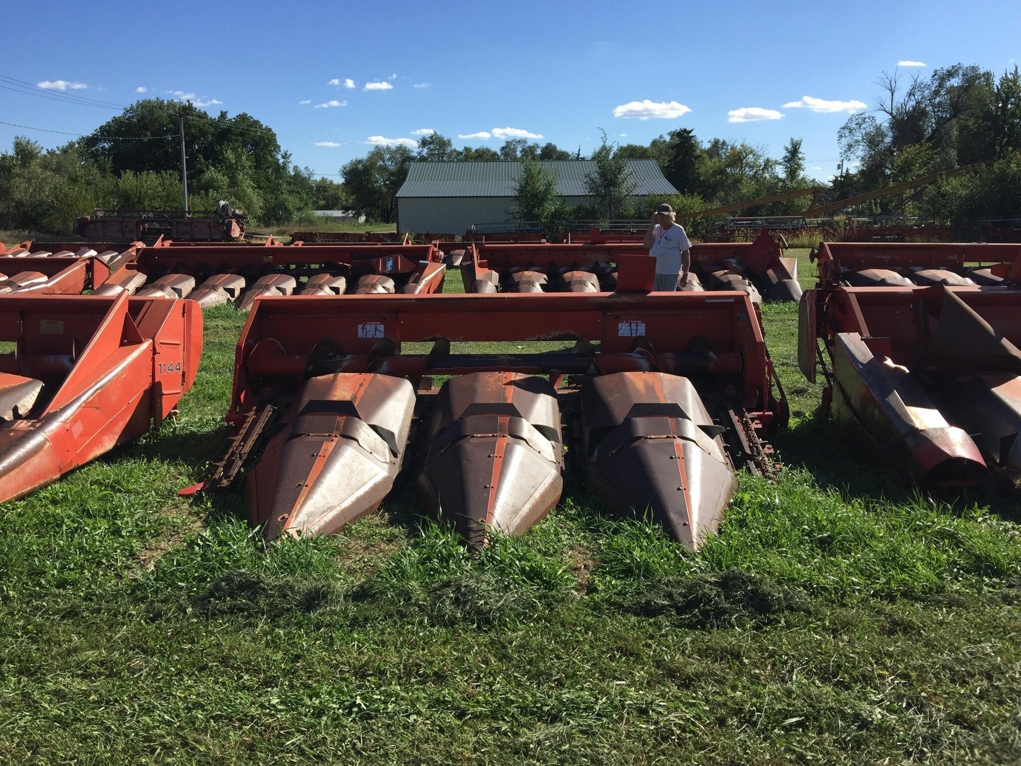  Massey Ferguson 1144 Corn Head